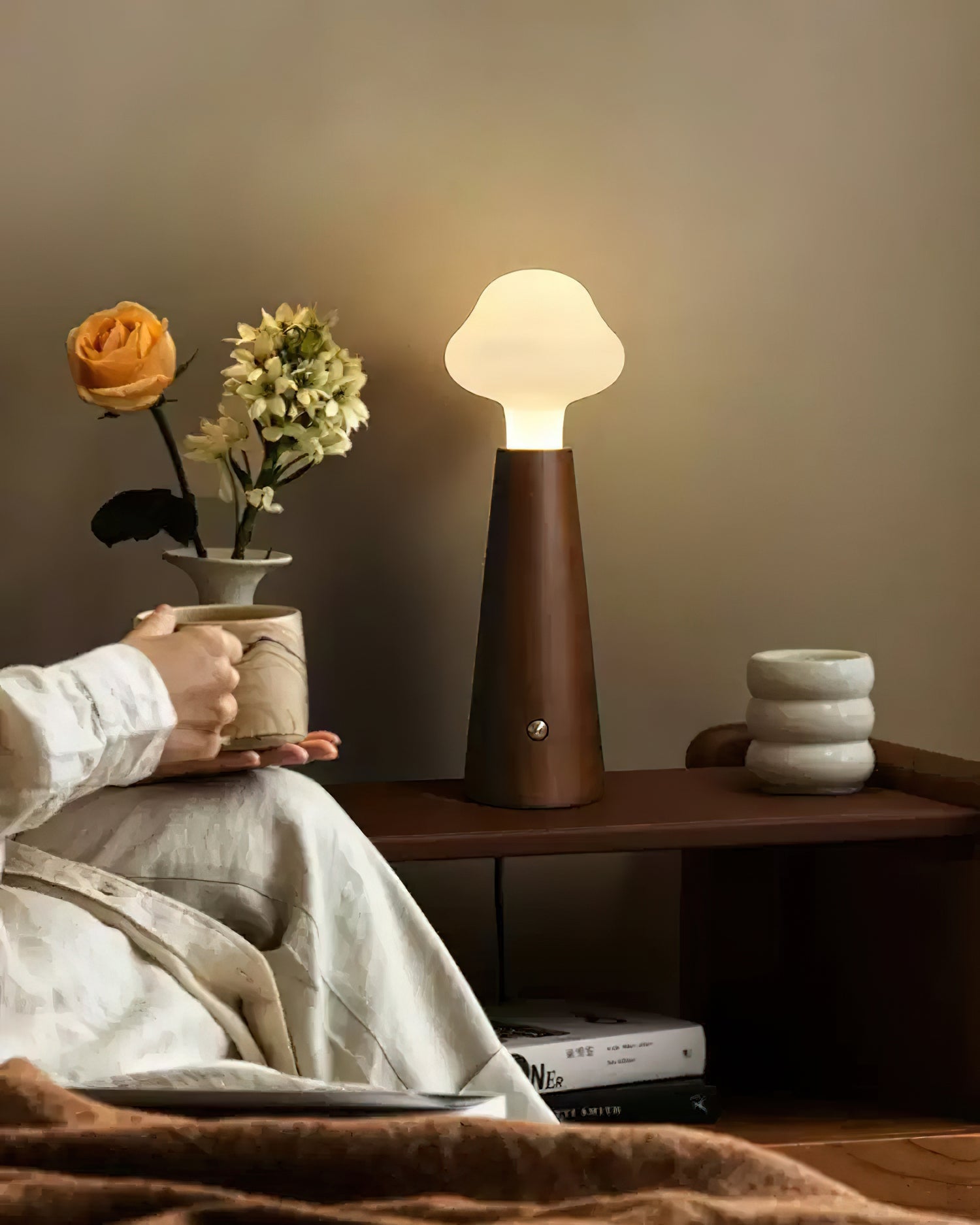 Mushio Wood Cloud Table Lamp