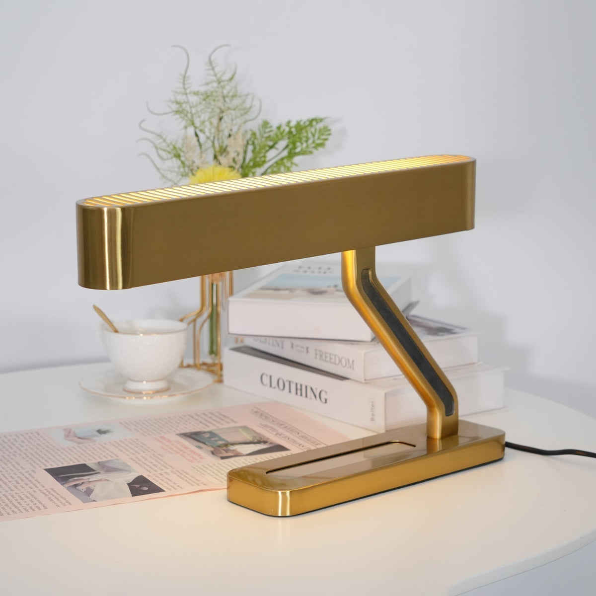 Fred Modern Table Lamp