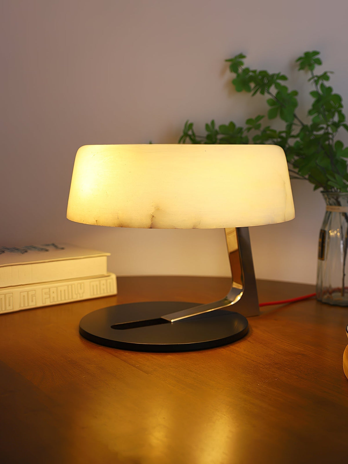 Nysolora Dome Alabaster Table Lamp