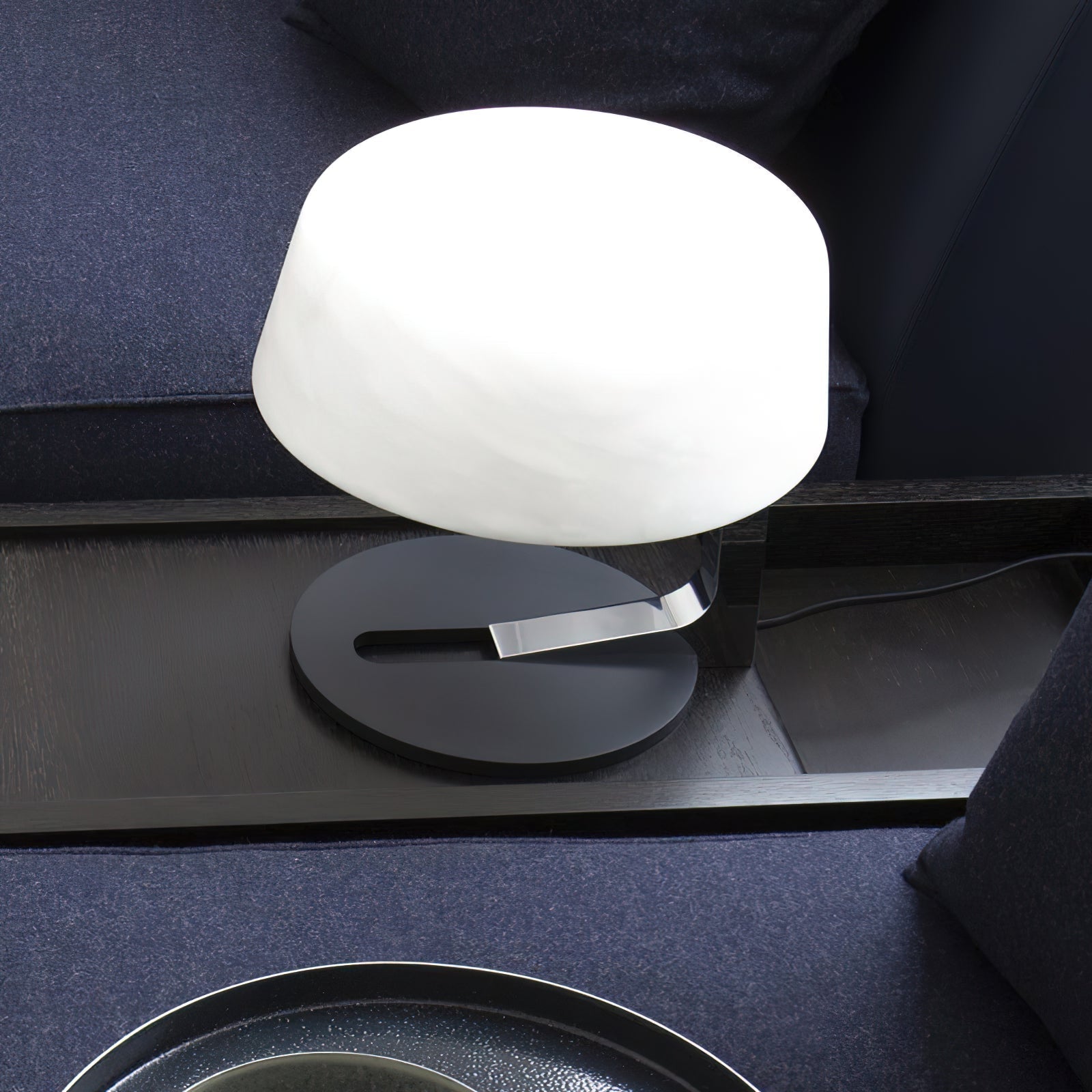 Nysolora Dome Alabaster Table Lamp