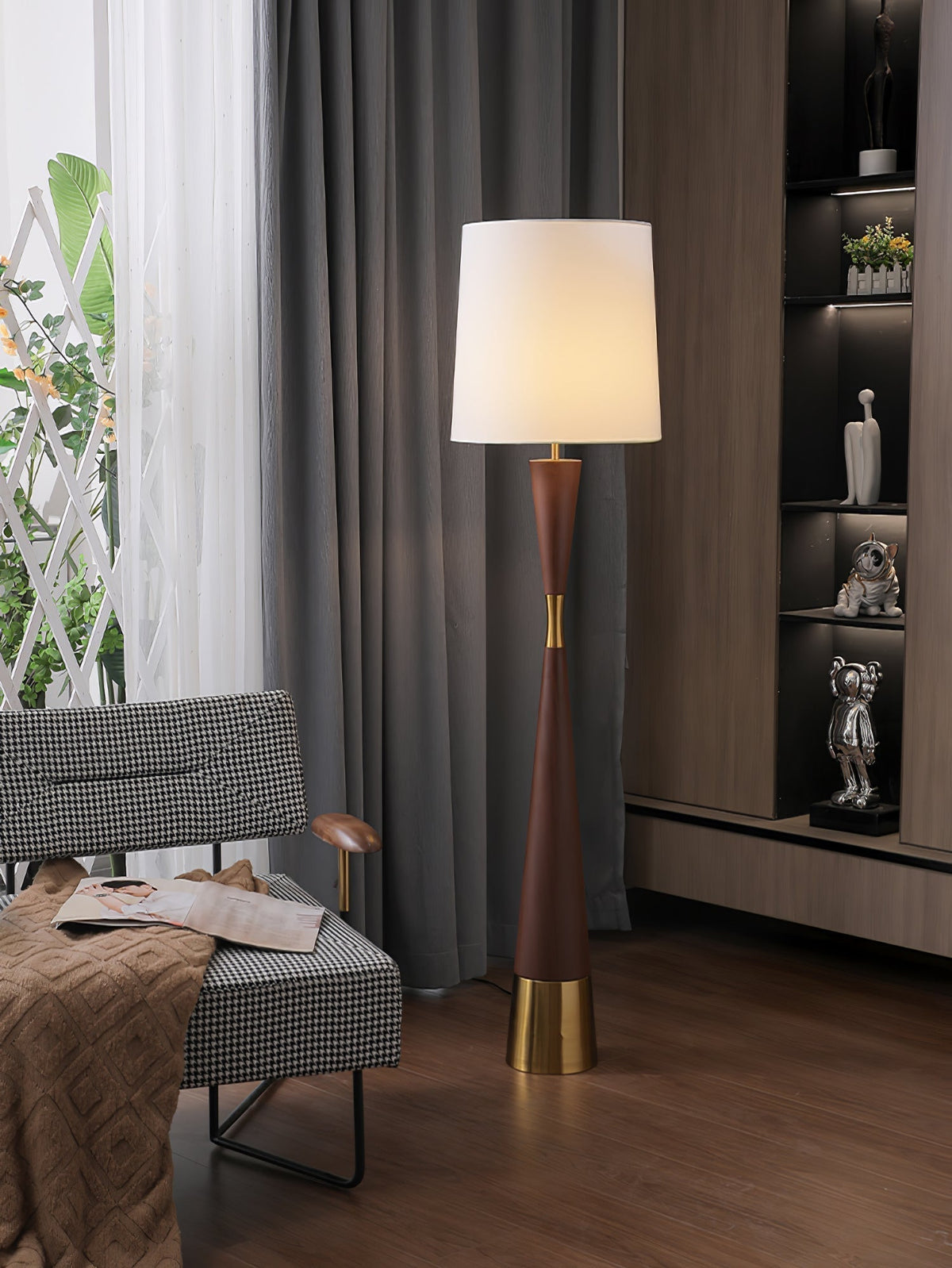 Cicaril Modern Table Lamp