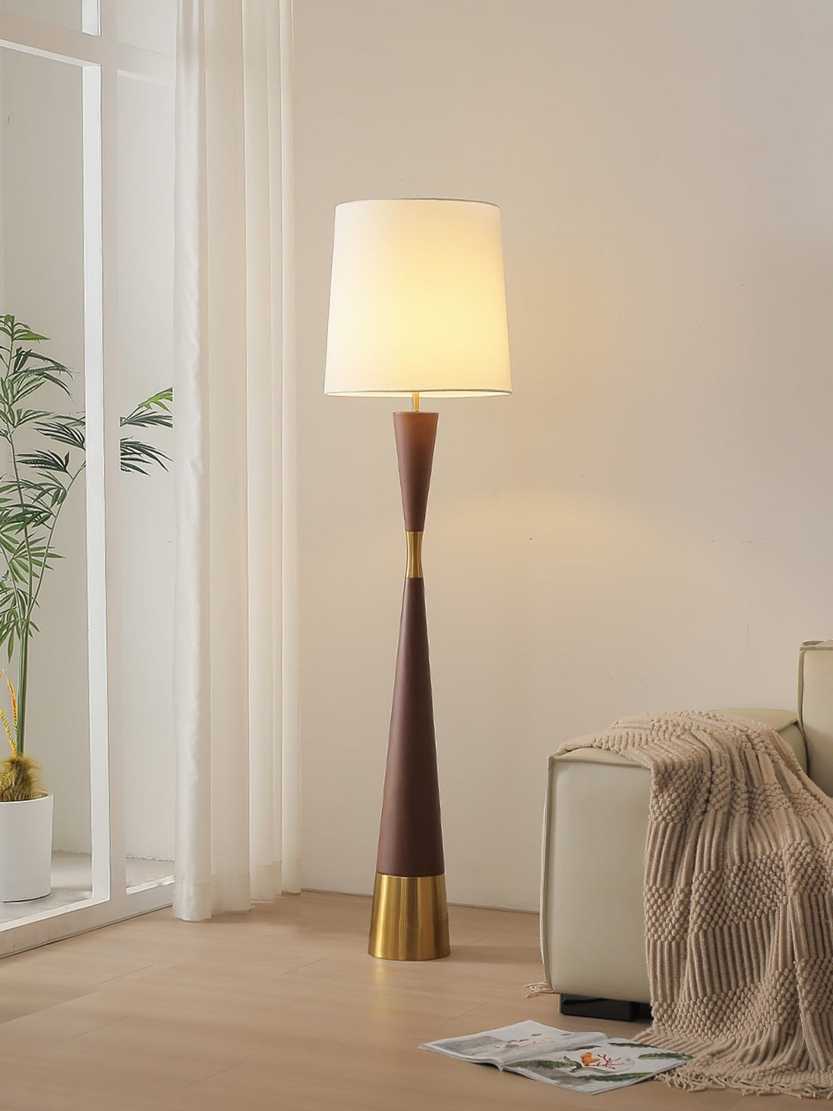 Cicaril Modern Table Lamp