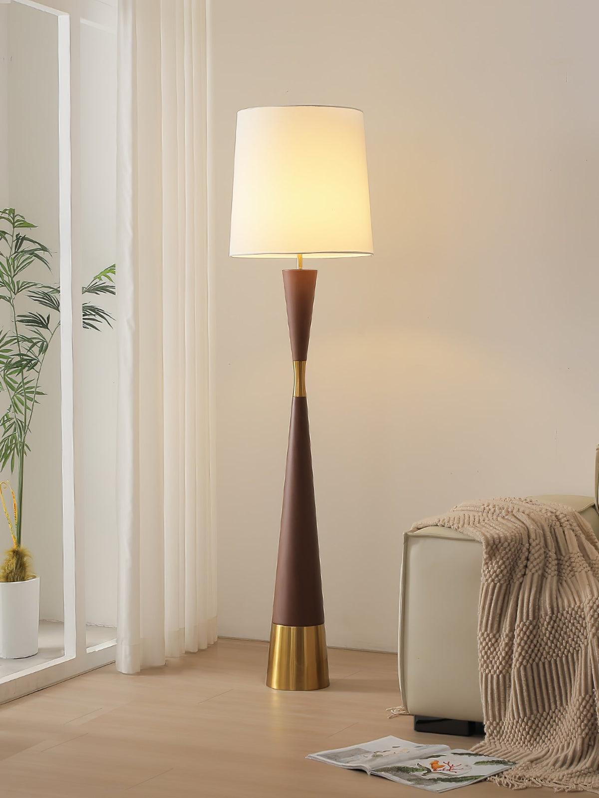 Cicaril Modern Table Lamp