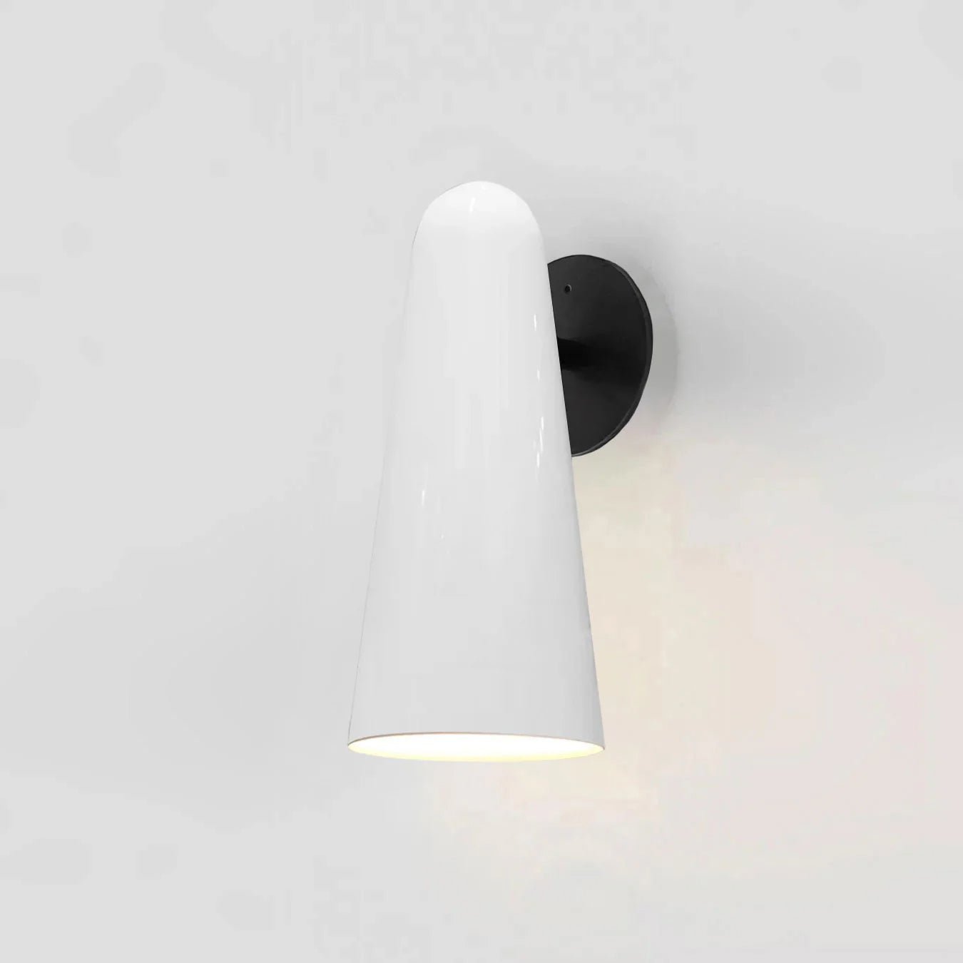 Lioririella Conical Glass Wall Lamp