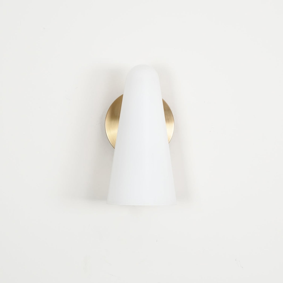 Lioririella Conical Glass Wall Lamp