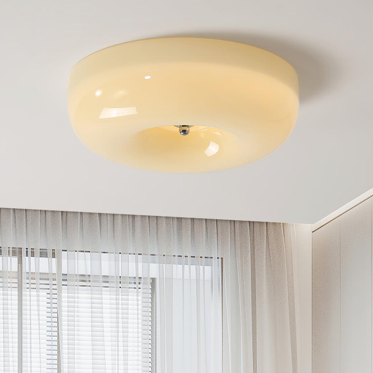 Velisiel Chandelier Cream Pudding with Blown Glass