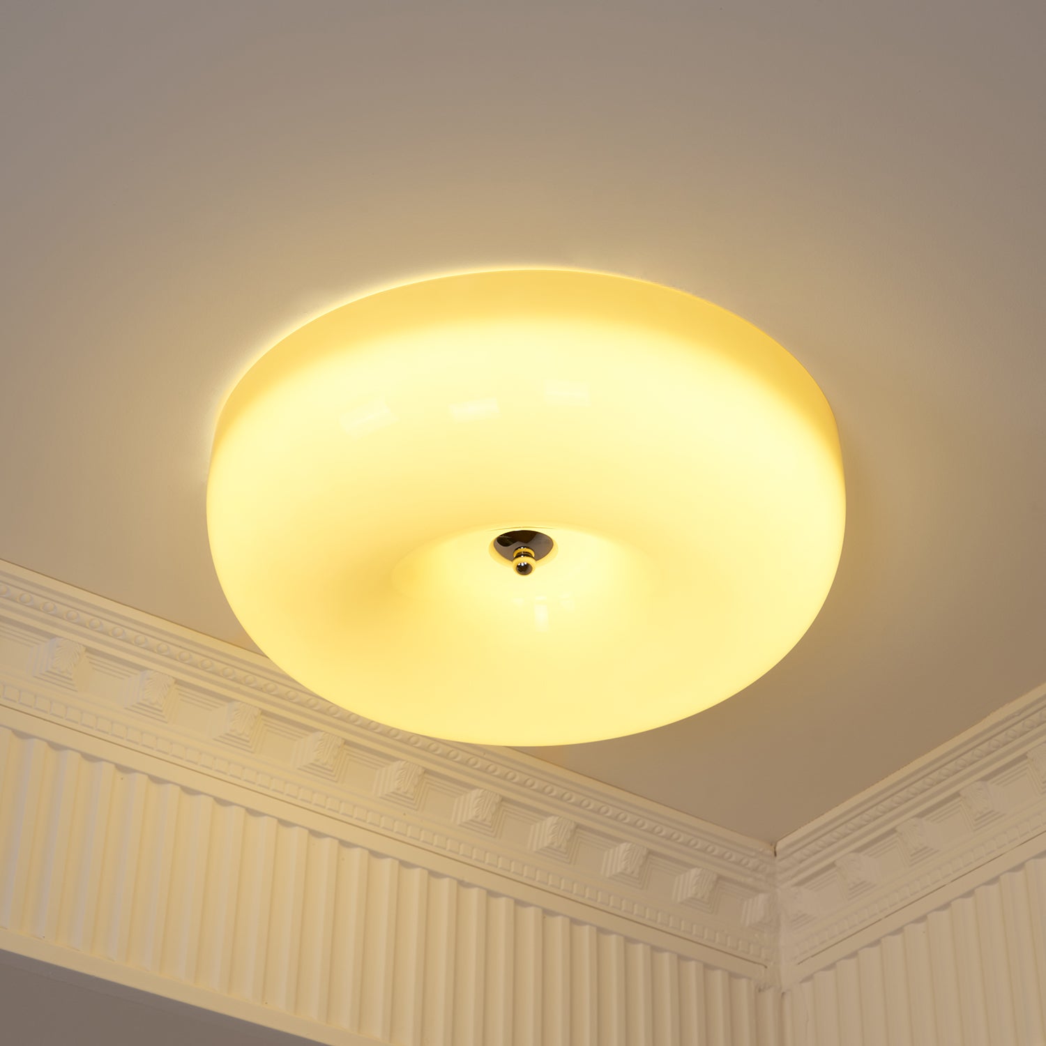 Velisiel Chandelier Cream Pudding with Blown Glass
