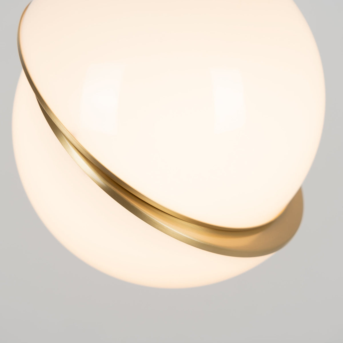 Cavira Pendant Minimalistic Glass Lamp