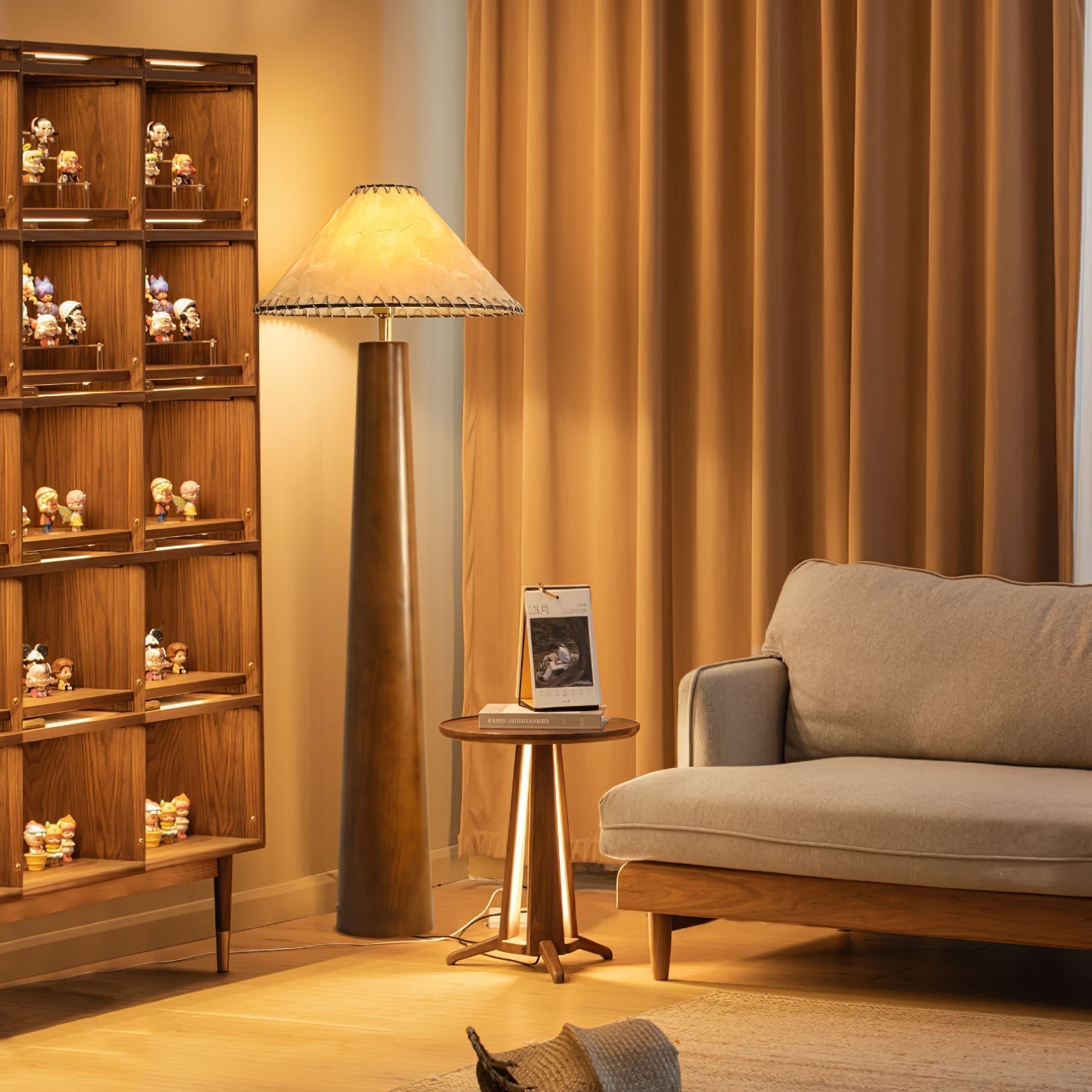 Syleelia Wooden Column Floor Lamp