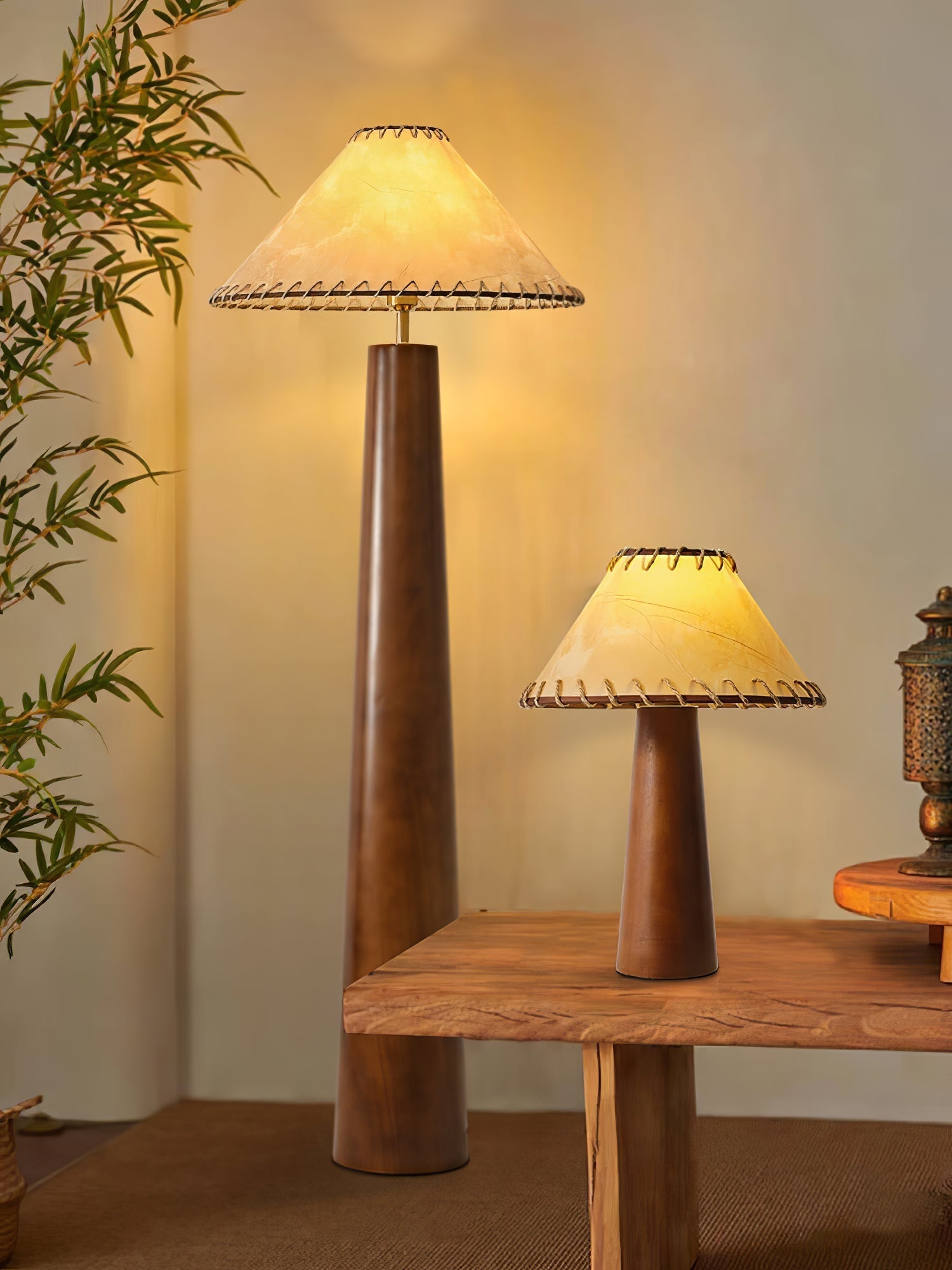 Syleelia Wooden Column Floor Lamp