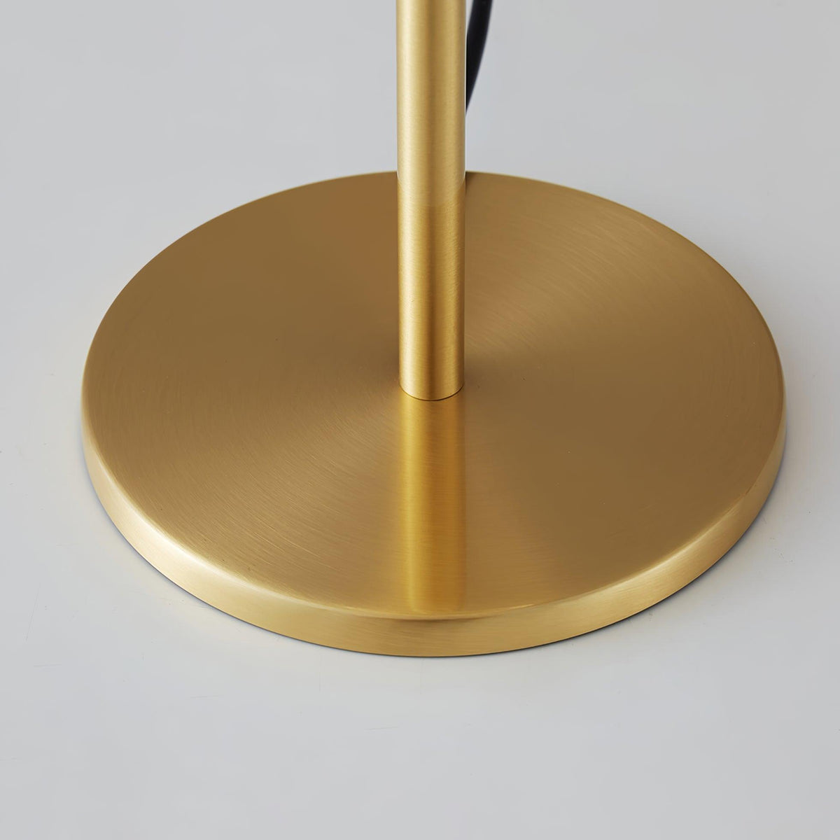 Cirisia Modern Table Lamp