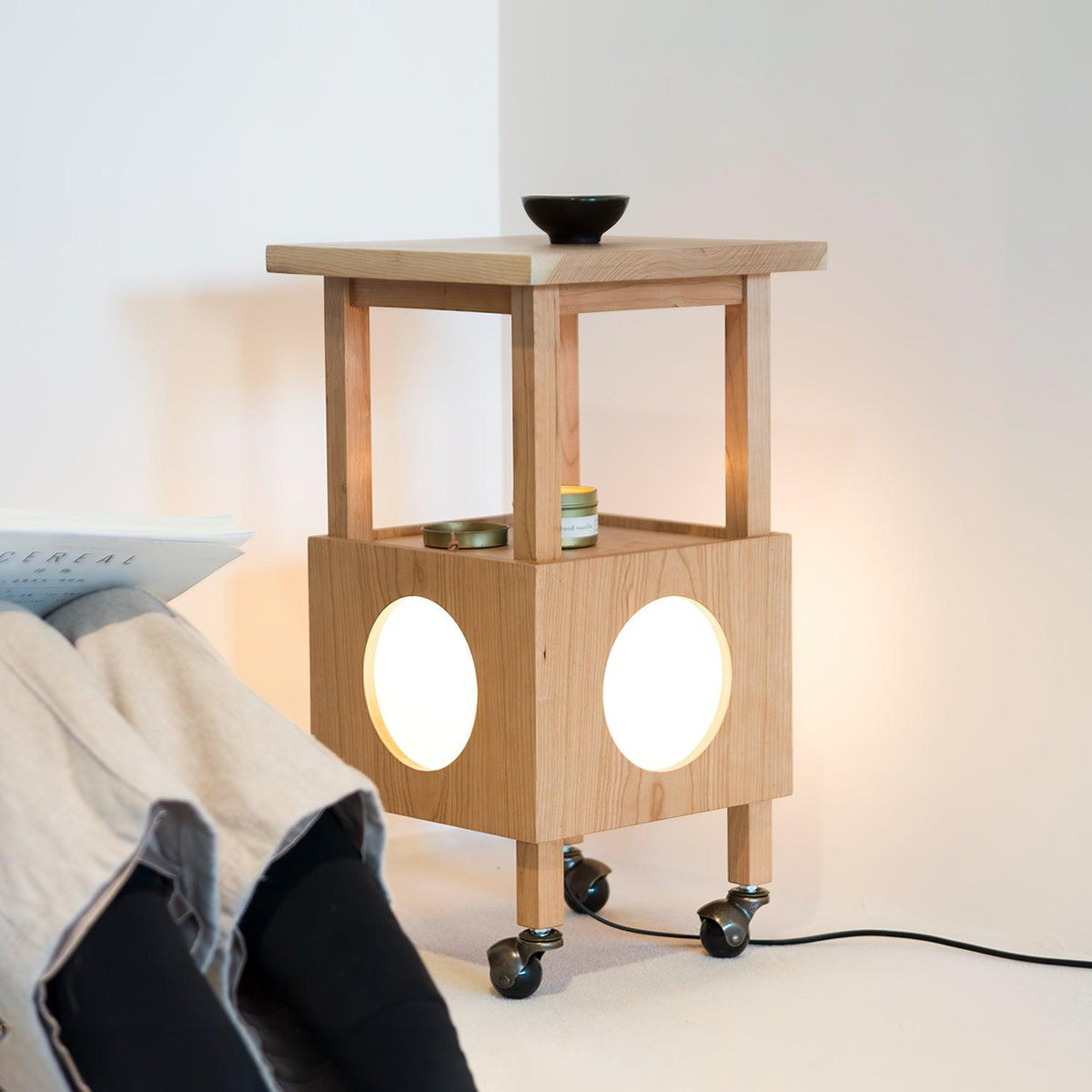 Selalira Cubby Mobile Table Light