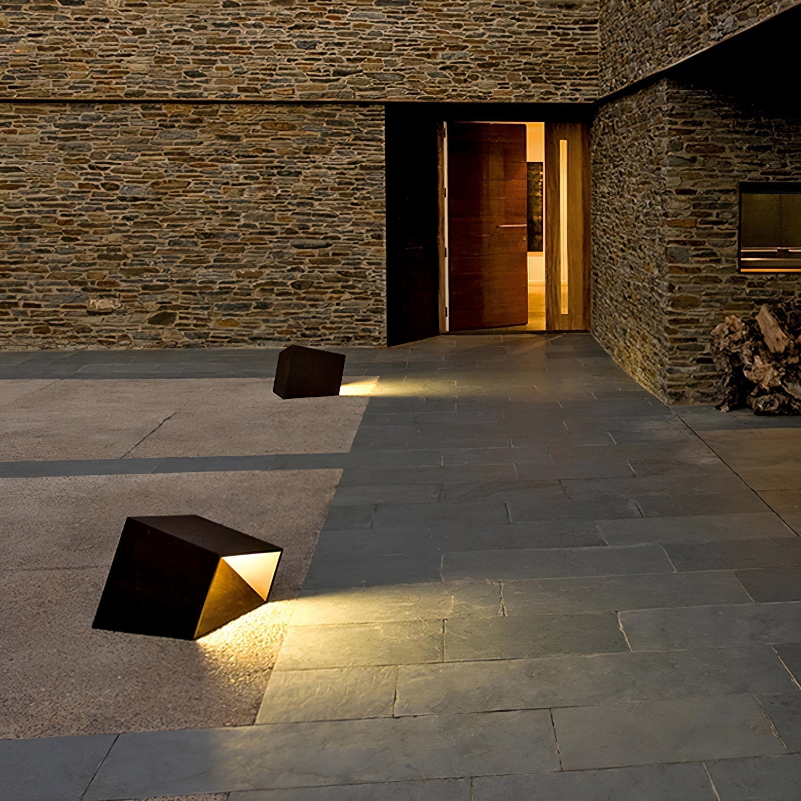 Evsore Unique Cube Garden Solar Outdoor Light