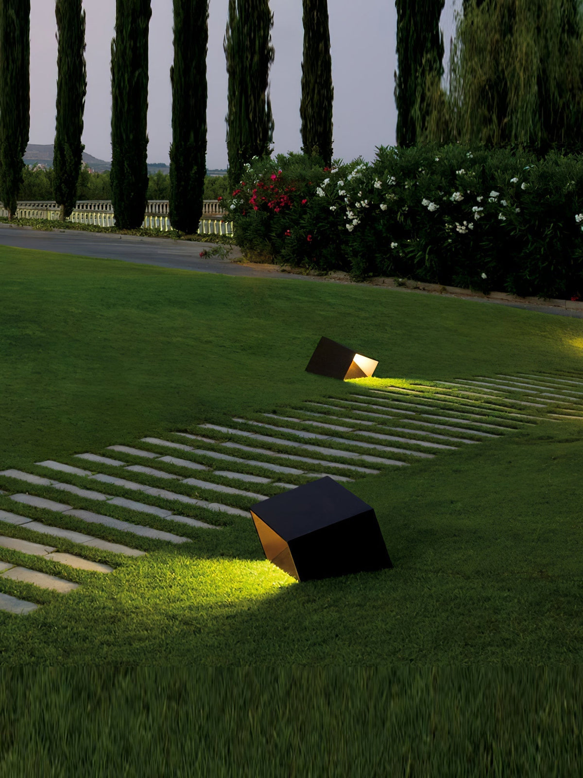 Evsore Unique Cube Garden Solar Outdoor Light