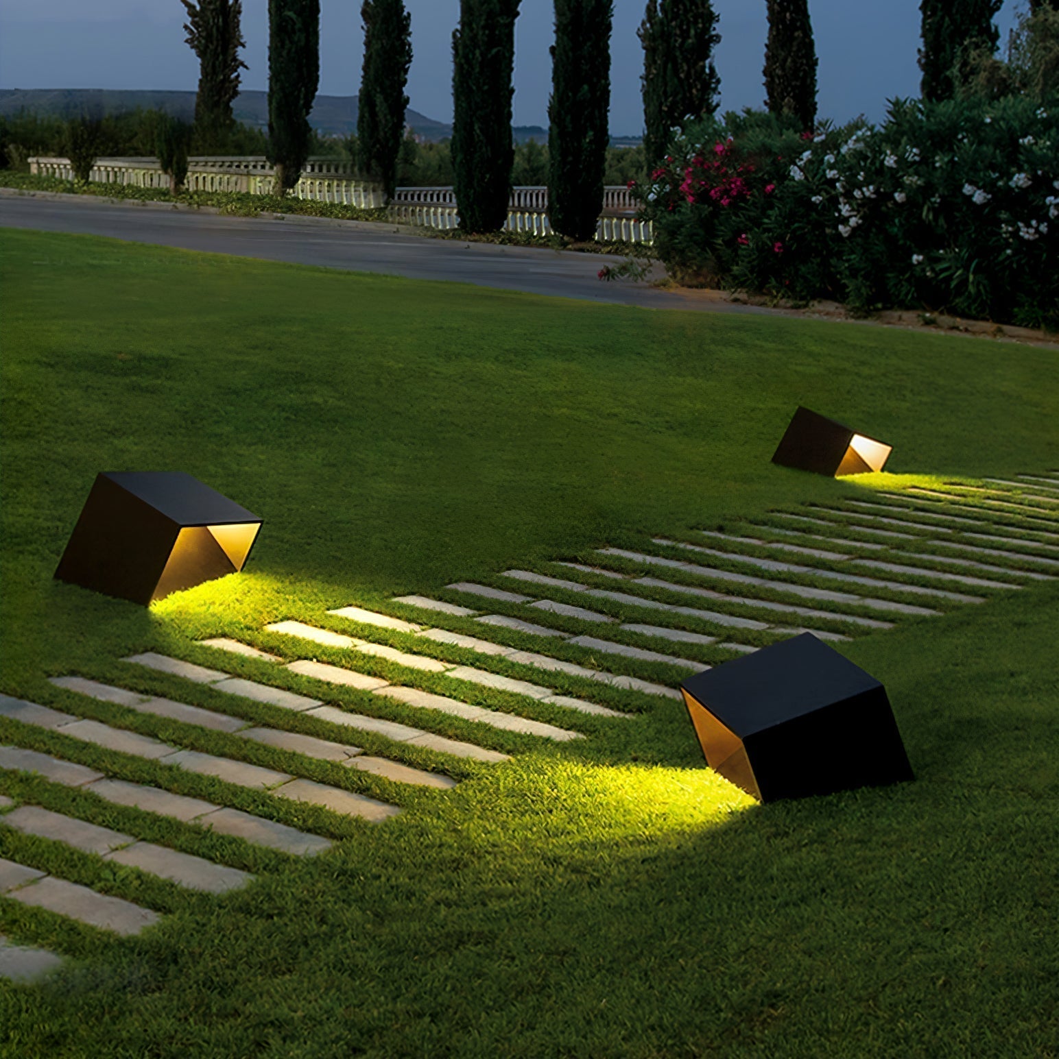 Evsore Unique Cube Garden Solar Outdoor Light