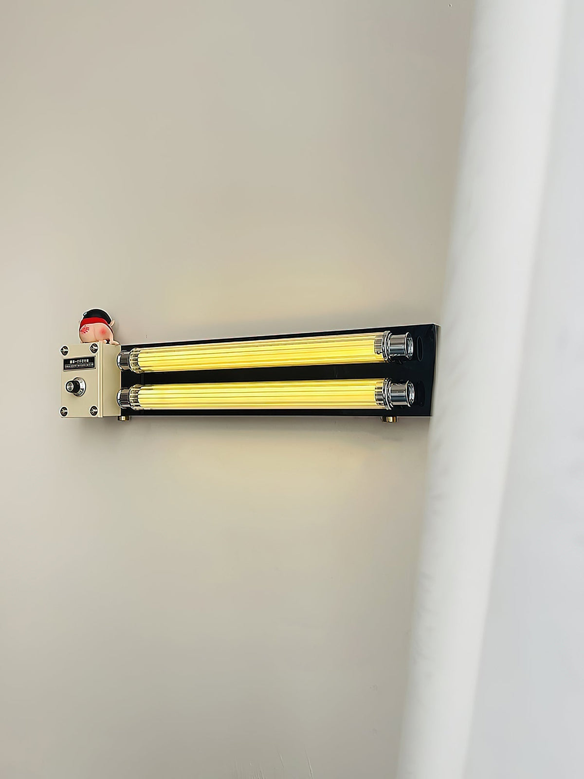 Renaneria Wall Lamp