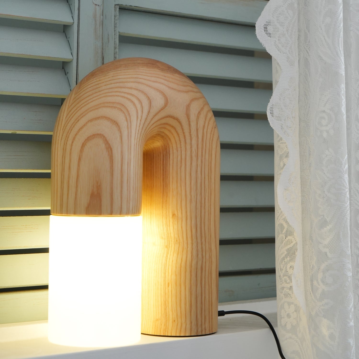 Arch Fashion Wood Table Lamp