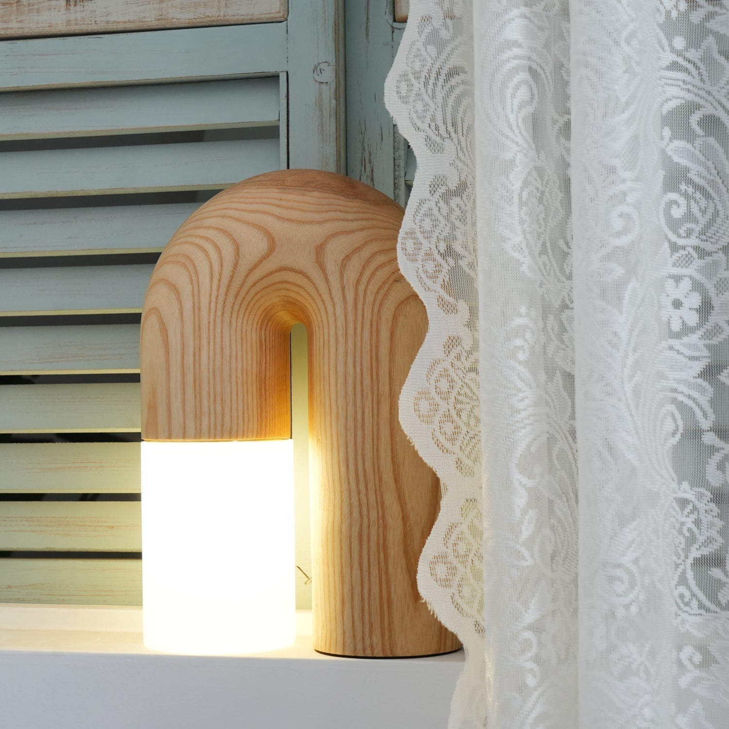 Arch Fashion Wood Table Lamp