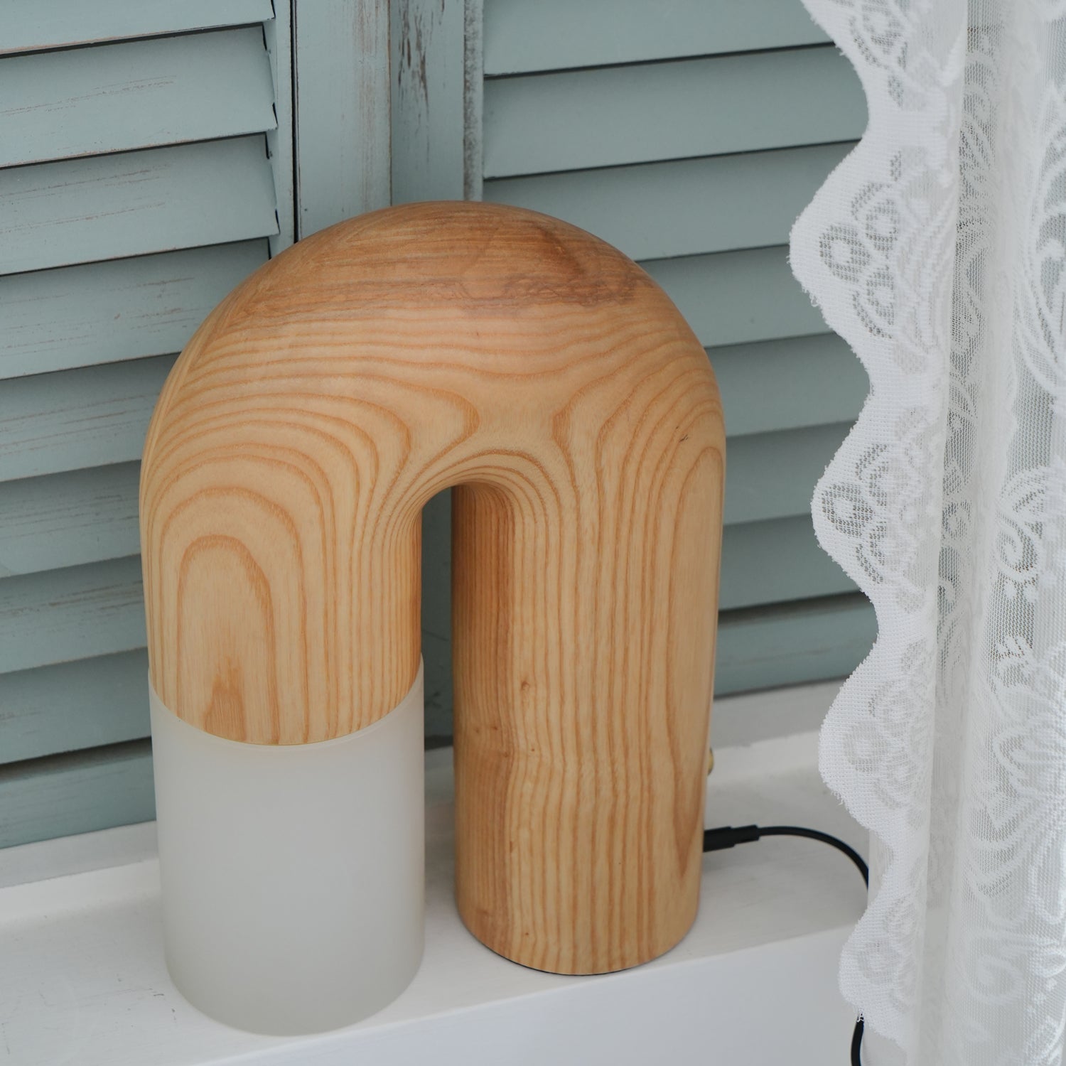 Arch Fashion Wood Table Lamp