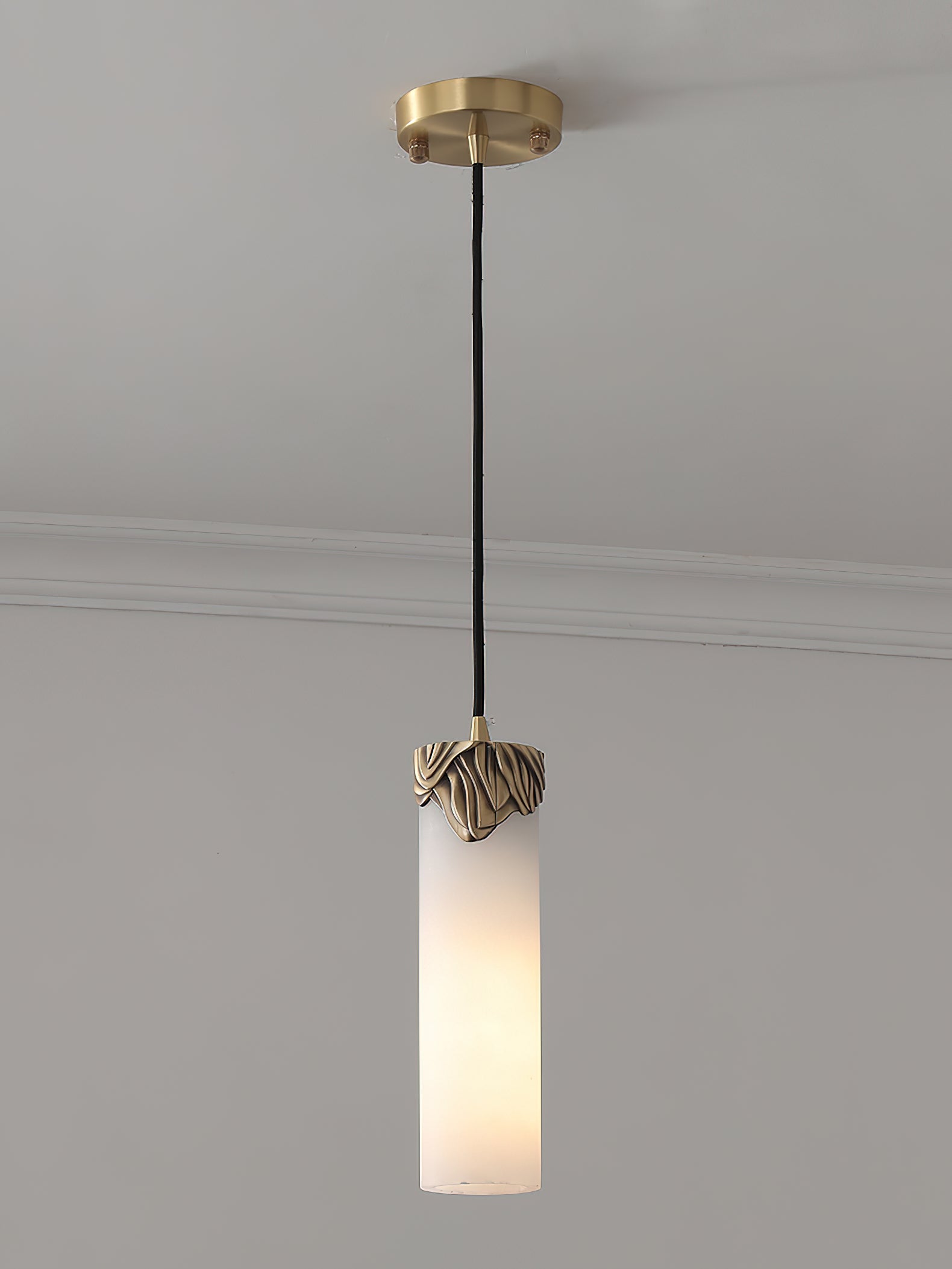 Albinenne Alabaster Pendant Light