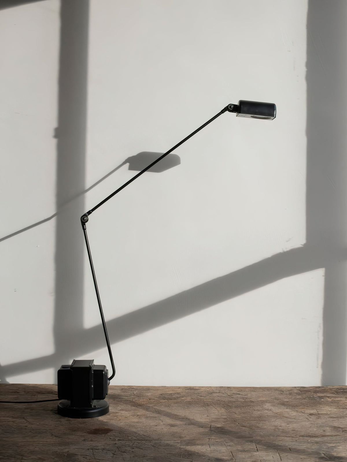 Orvyn Minimalist Table Lamp