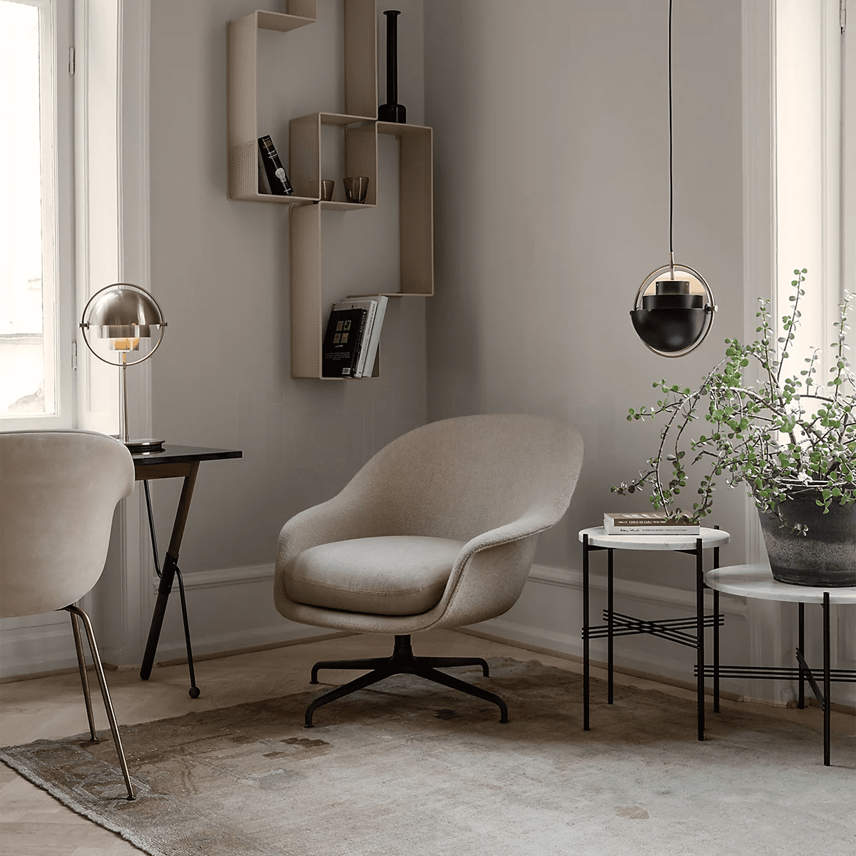 Selanine Modern Table Lamp