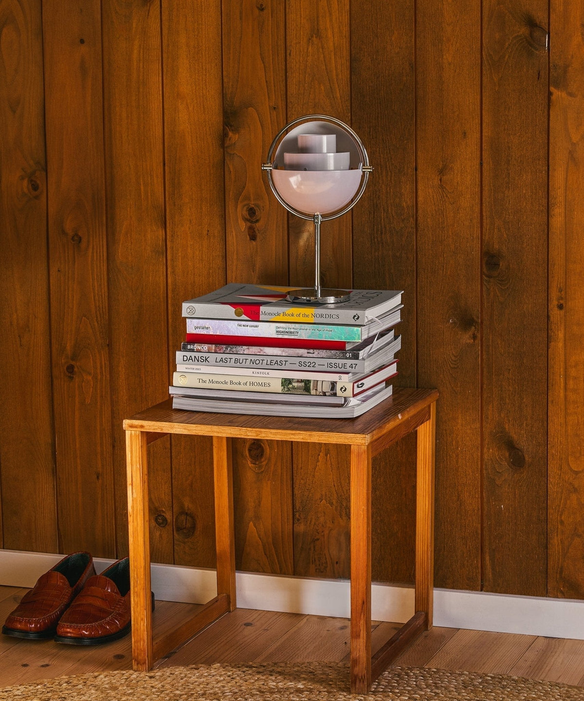 Selanine Modern Table Lamp