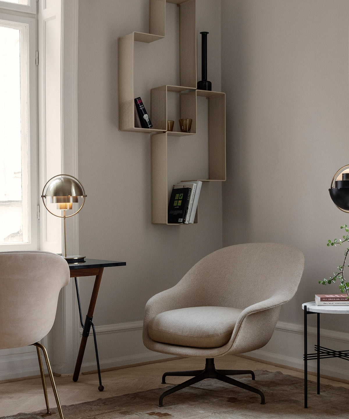 Selanine Modern Table Lamp