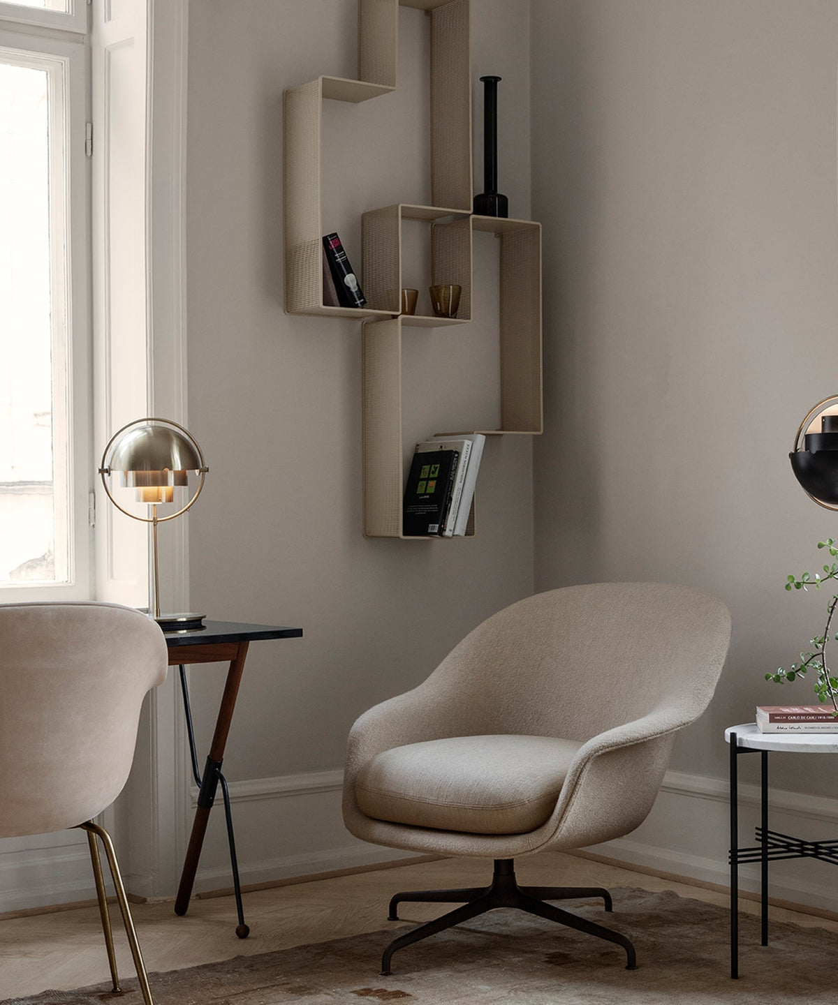 Selanine Modern Table Lamp