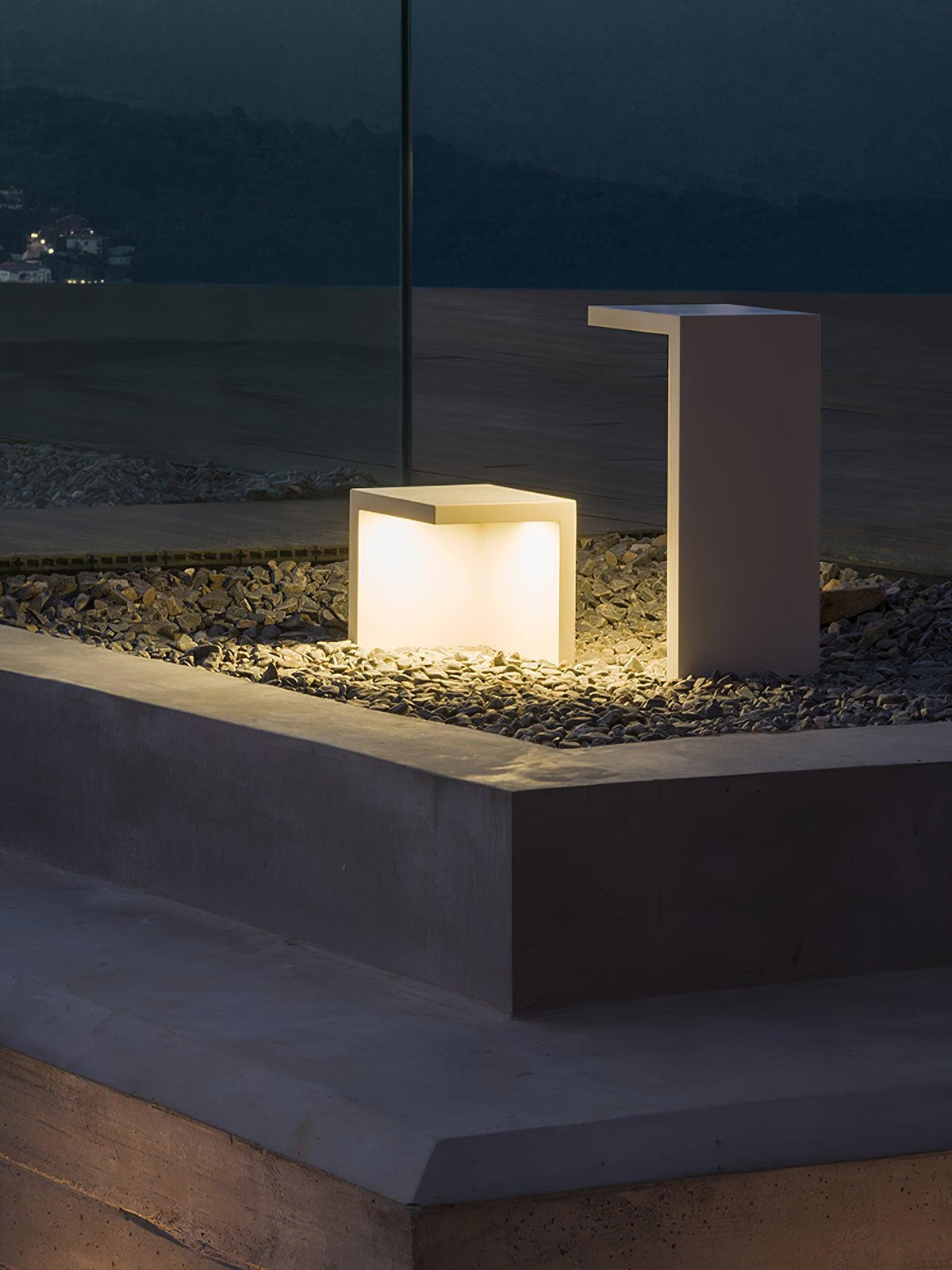 Feriora Modern Steel Table Light