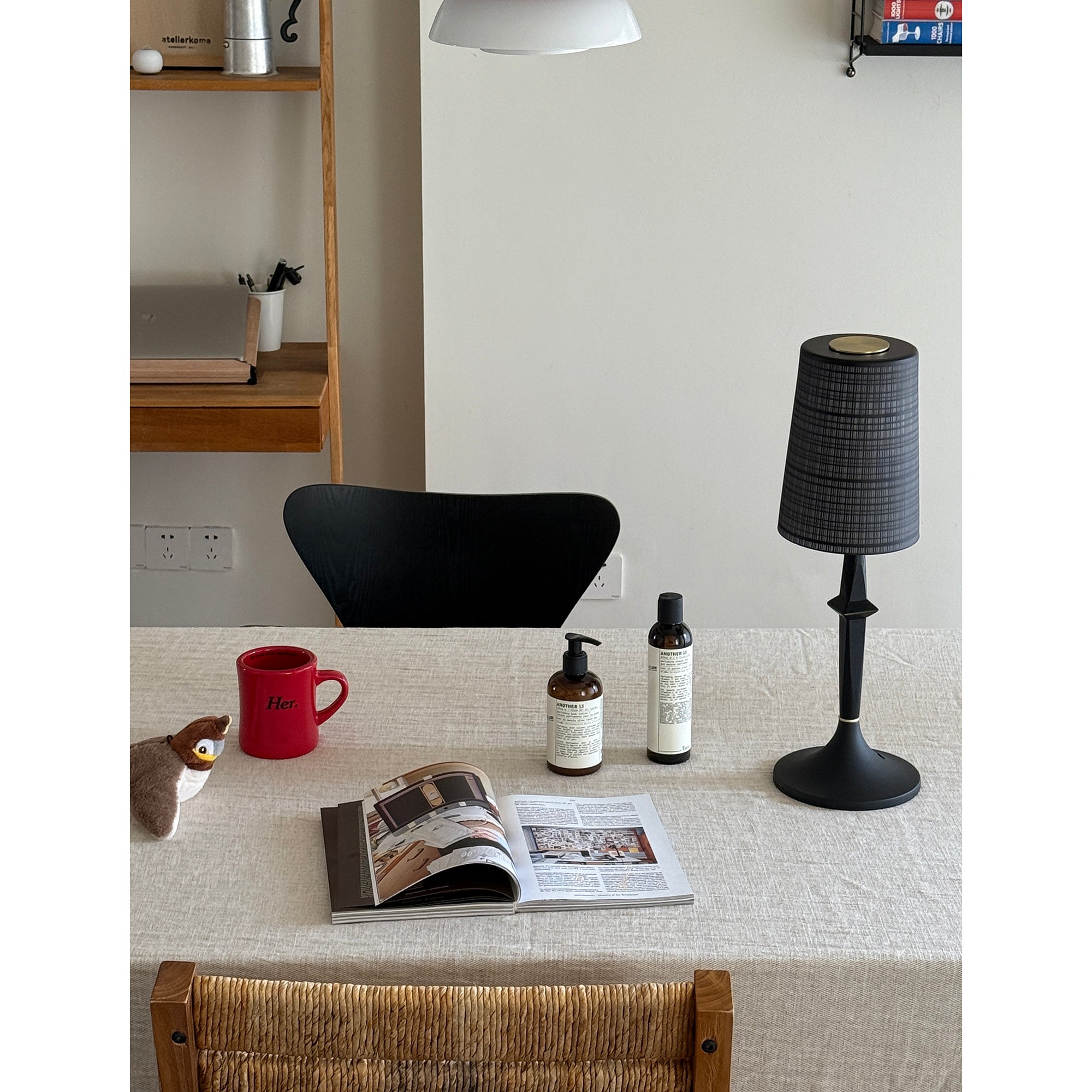 Karma Elvior Iron Table Lamp (Built-in Battery)