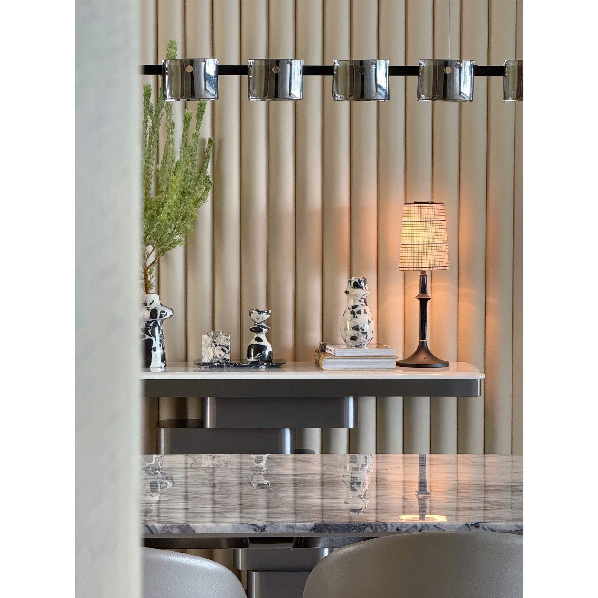 Karma Elvior Iron Table Lamp (Built-in Battery)