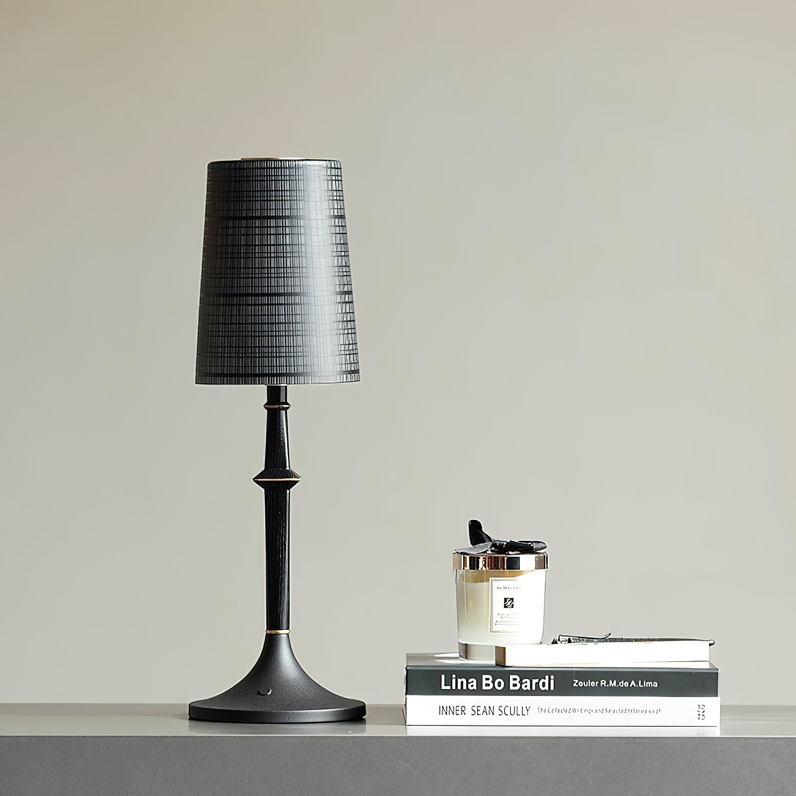 Karma Elvior Iron Table Lamp (Built-in Battery)
