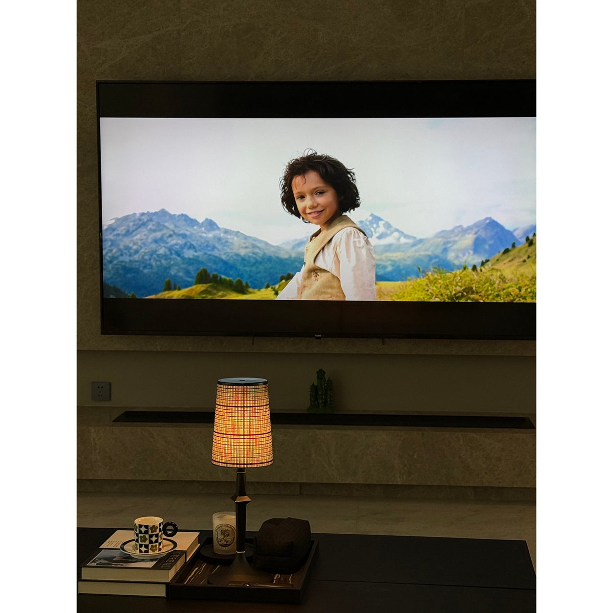 Karma Elvior Iron Table Lamp (Built-in Battery)