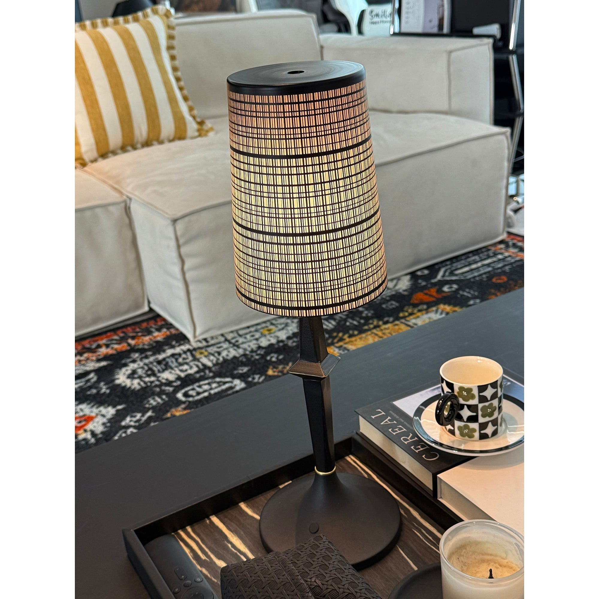 Karma Elvior Iron Table Lamp (Built-in Battery)