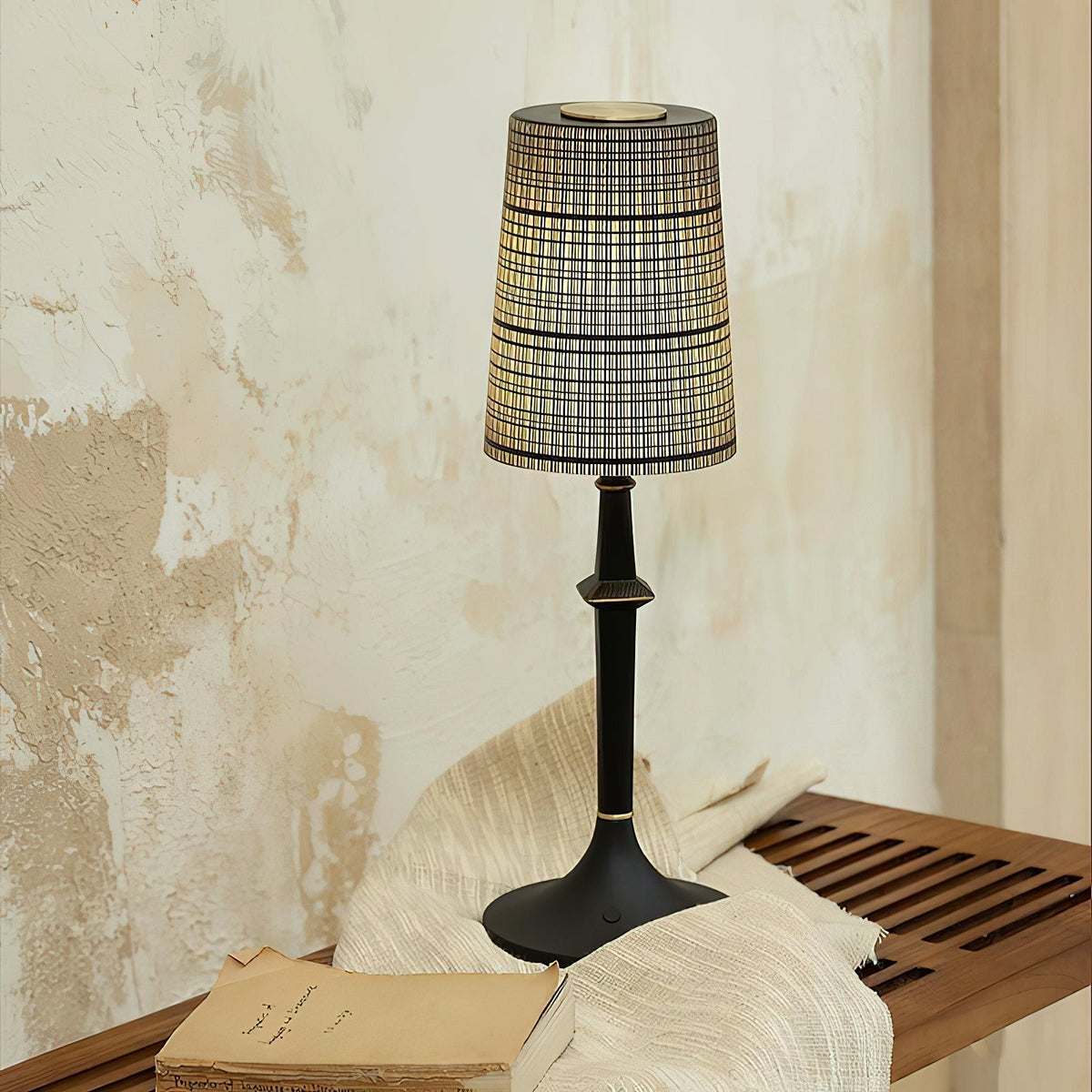 Karma Elvior Iron Table Lamp (Built-in Battery)