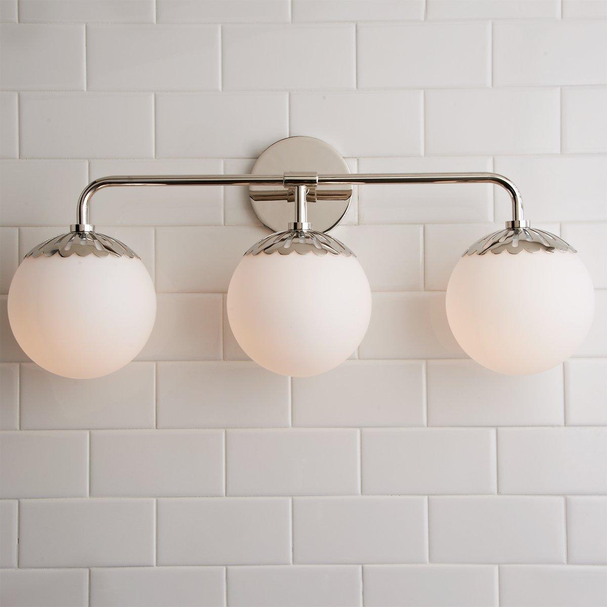 Aveniviella Wall Lamp