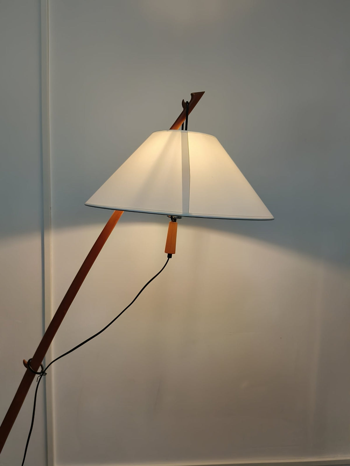 Irigen Arc Floor Lamp