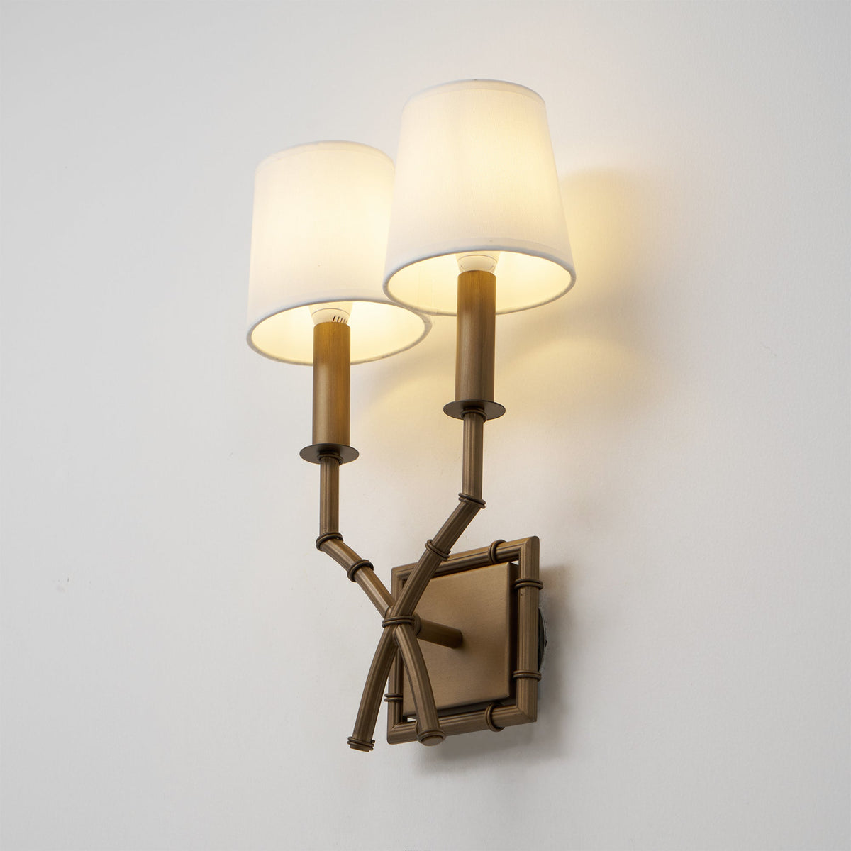 Yelp Wall Lamp