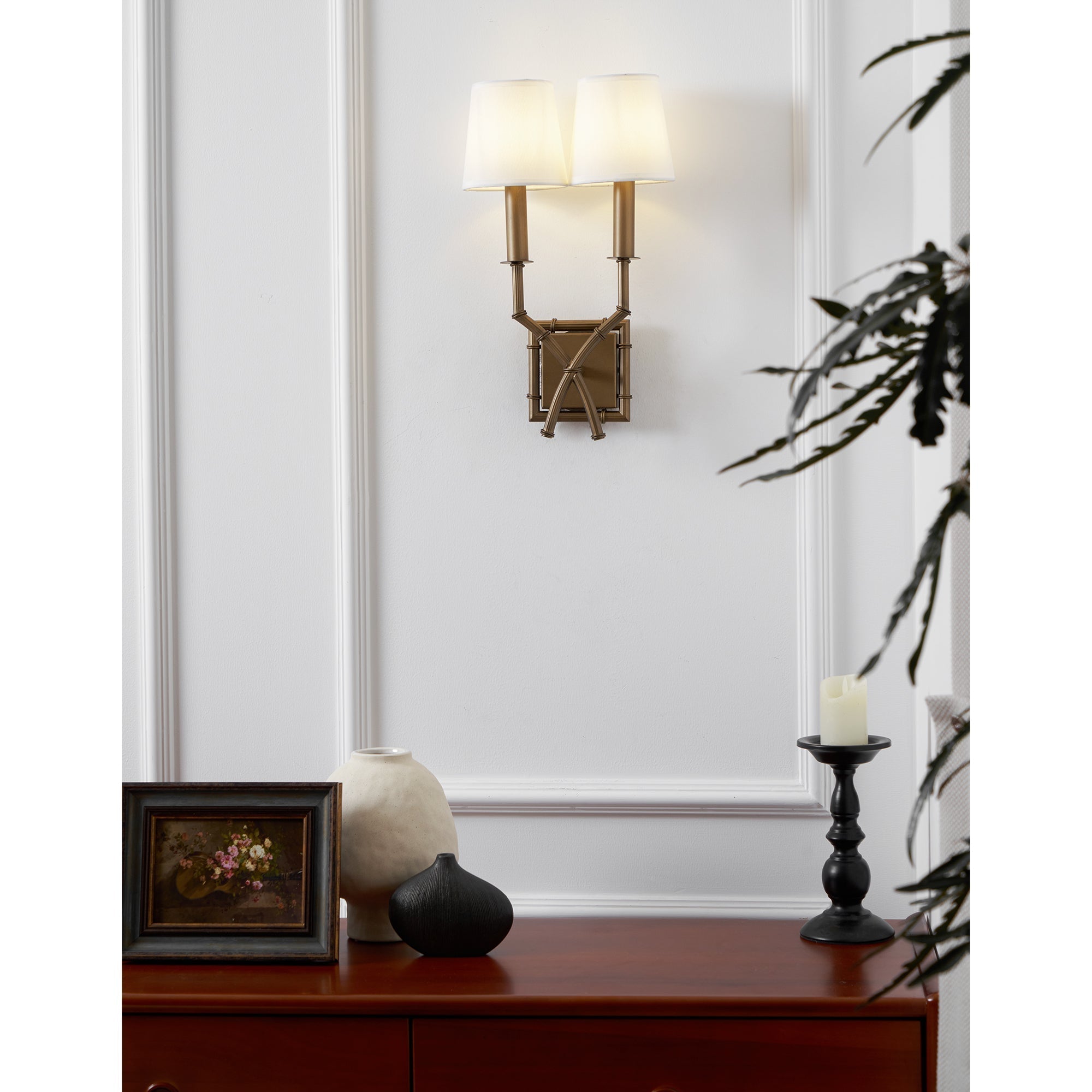 Yelp Wall Lamp