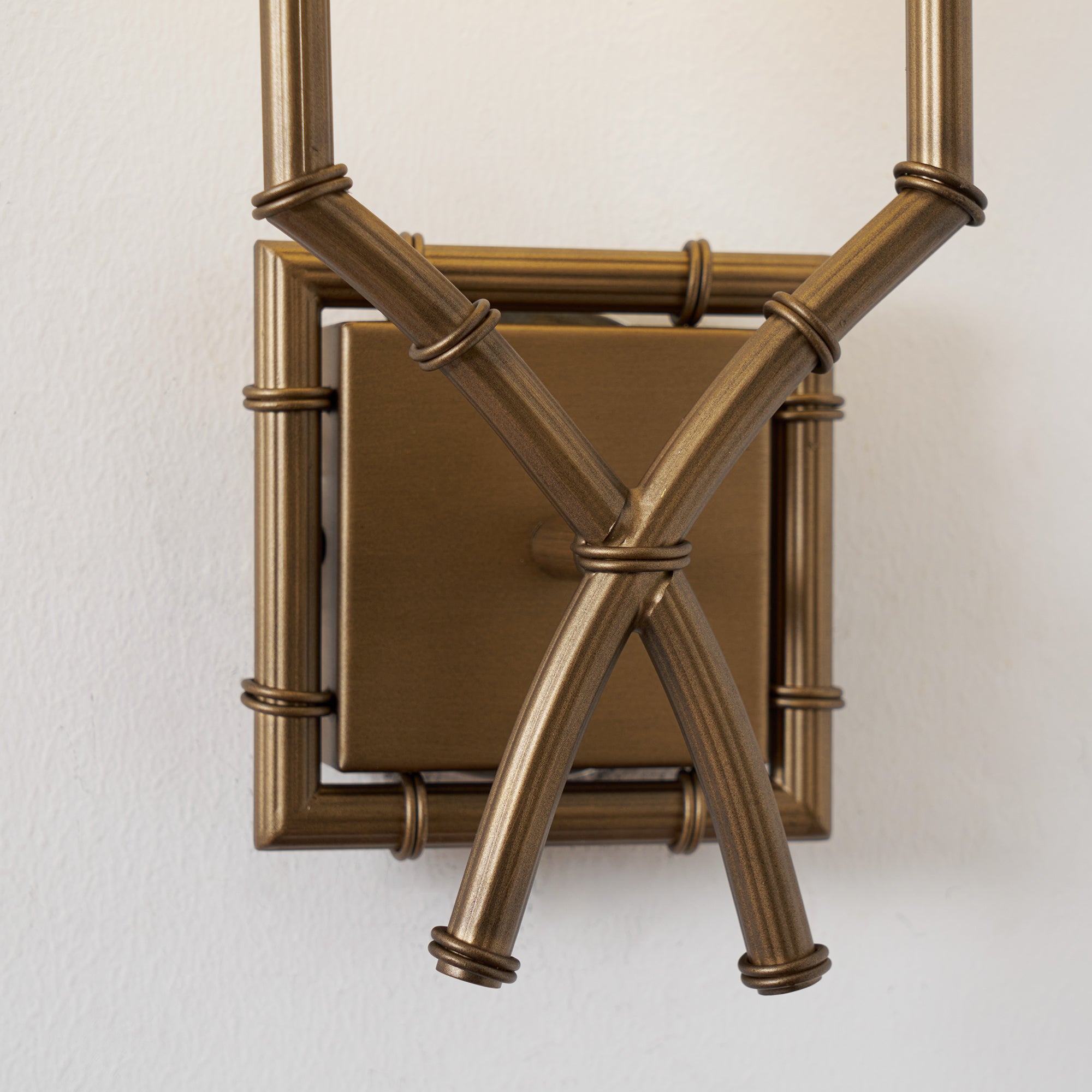Yelp Wall Lamp