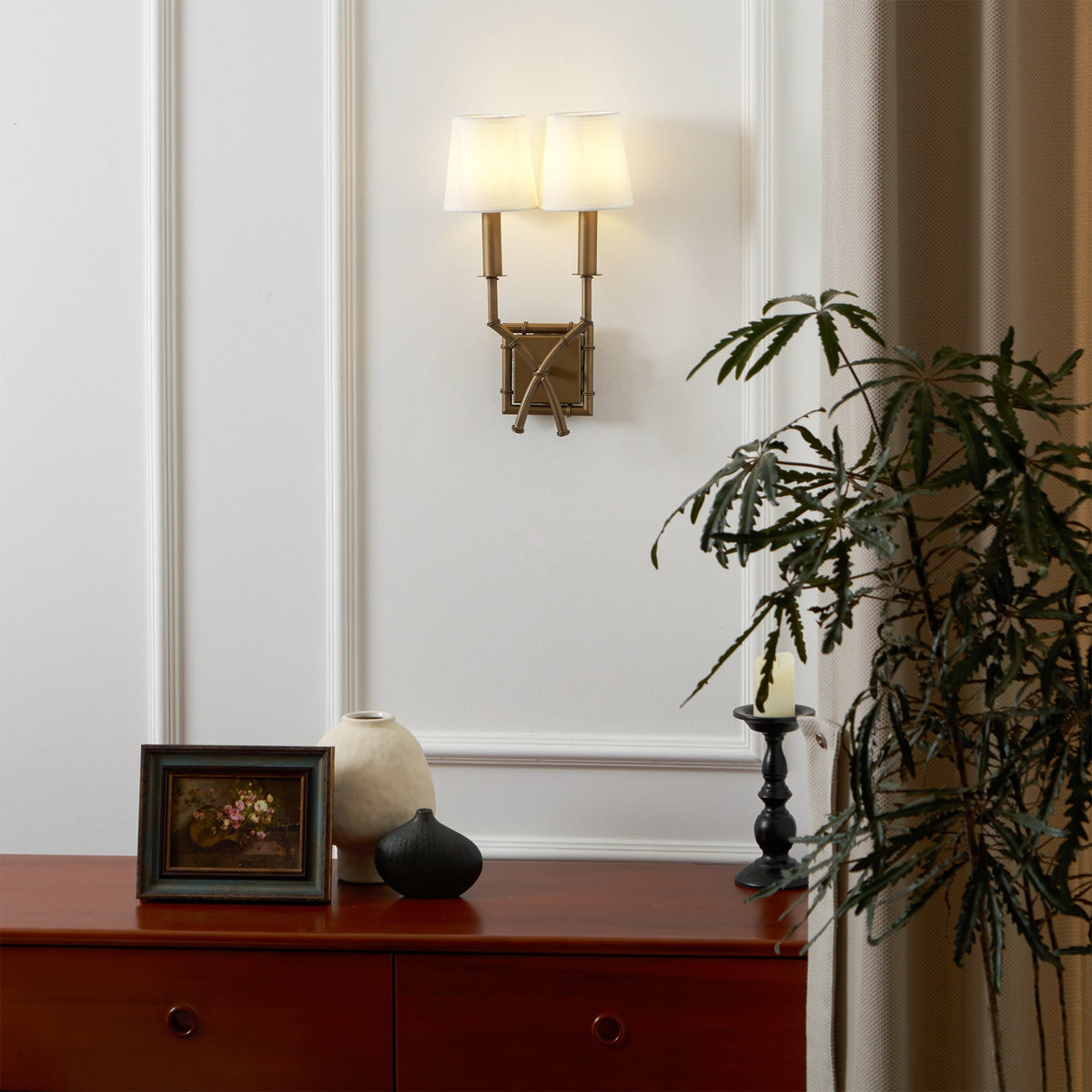 Yelp Wall Lamp
