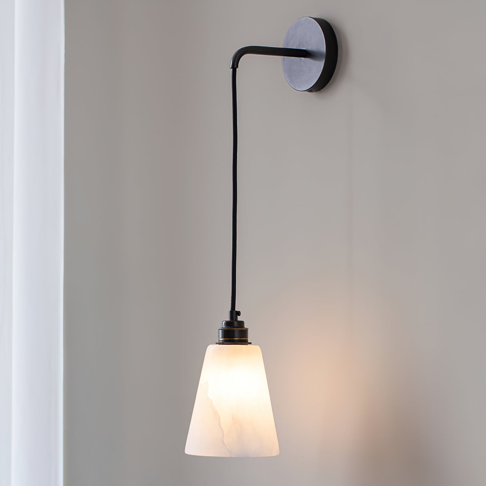 Yarlan Alabaster Wall Pendant Light
