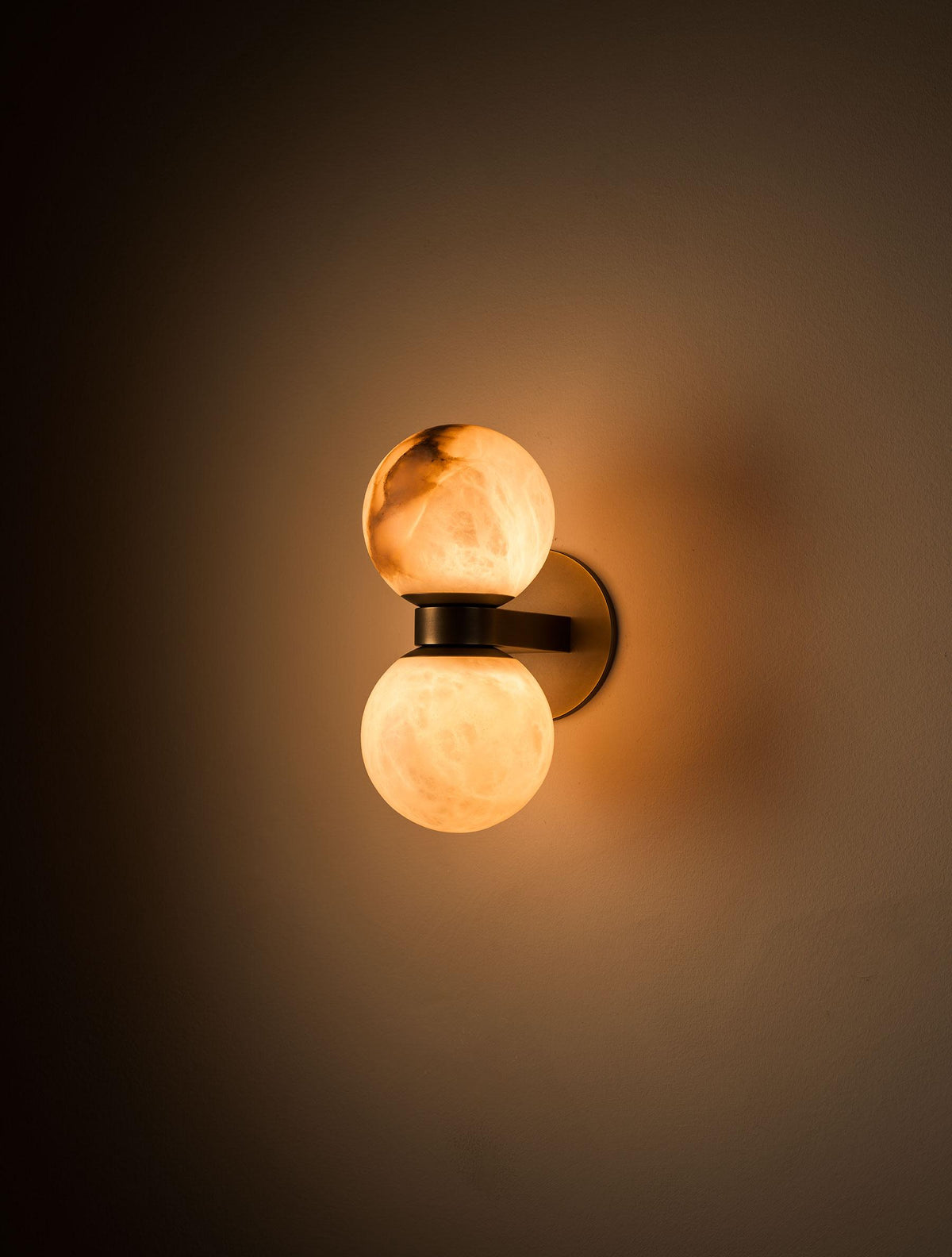 Lush Globe Alabaster Wall Lamp