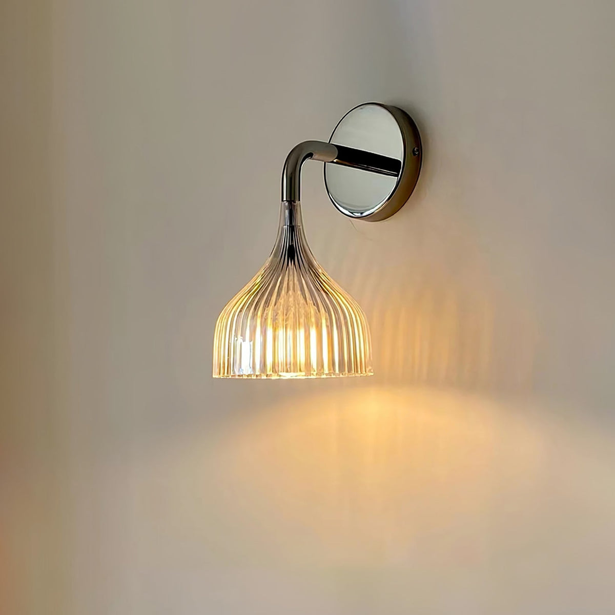 Aurzorus Modern Minimalist Plastic Wall Lamp