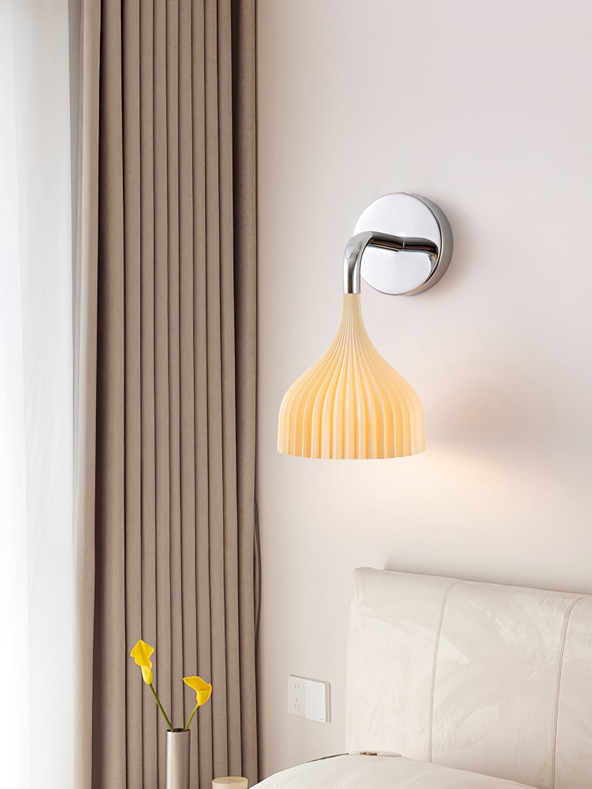 Aurzorus Modern Minimalist Plastic Wall Lamp