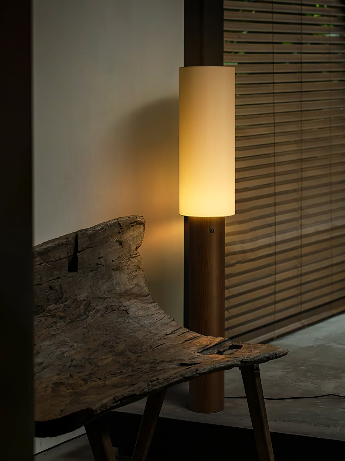 Uvynir Cylindrical Wood Floor Lamp