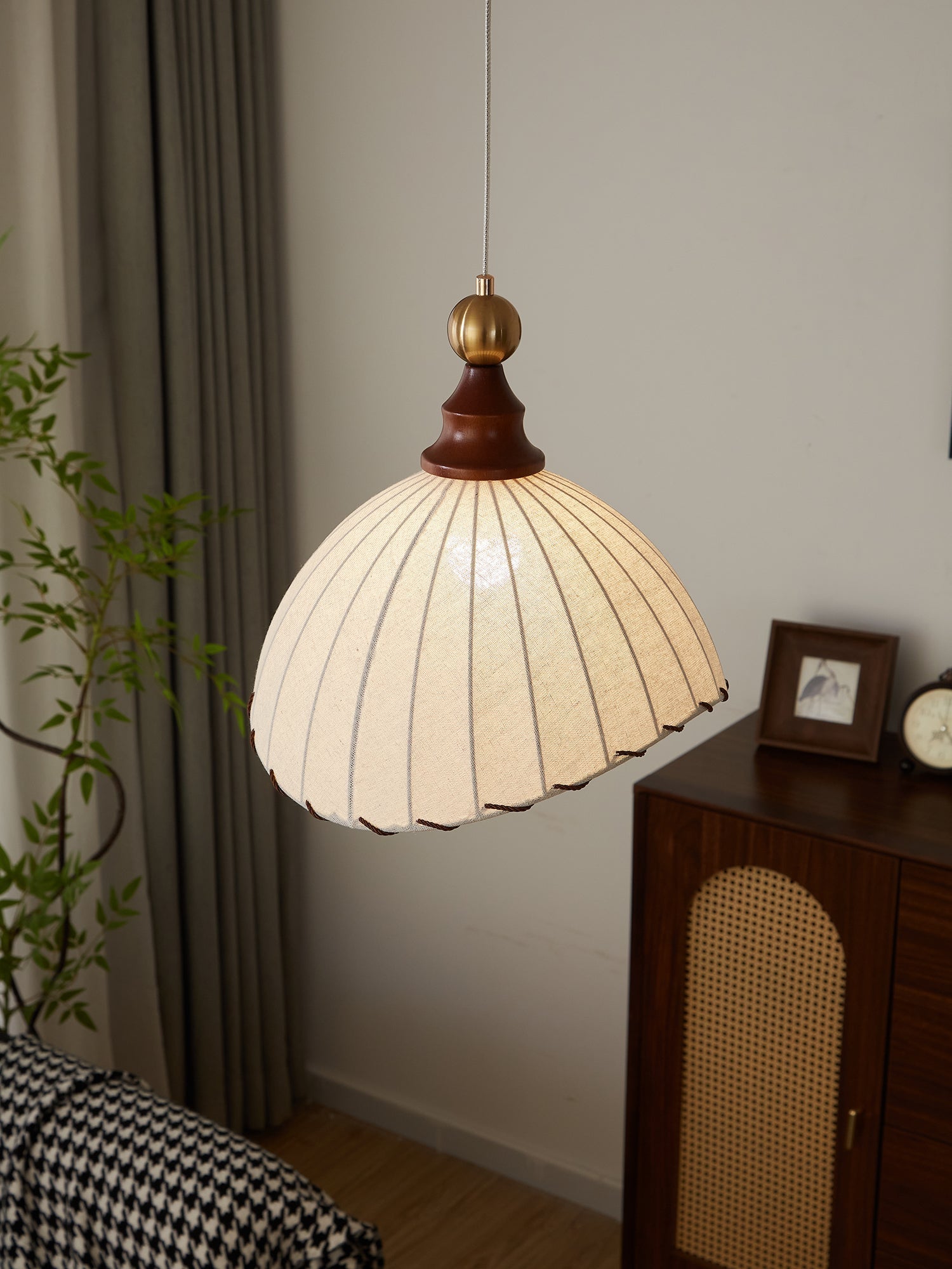Earian Wood Fabric Elegant Pendant Light