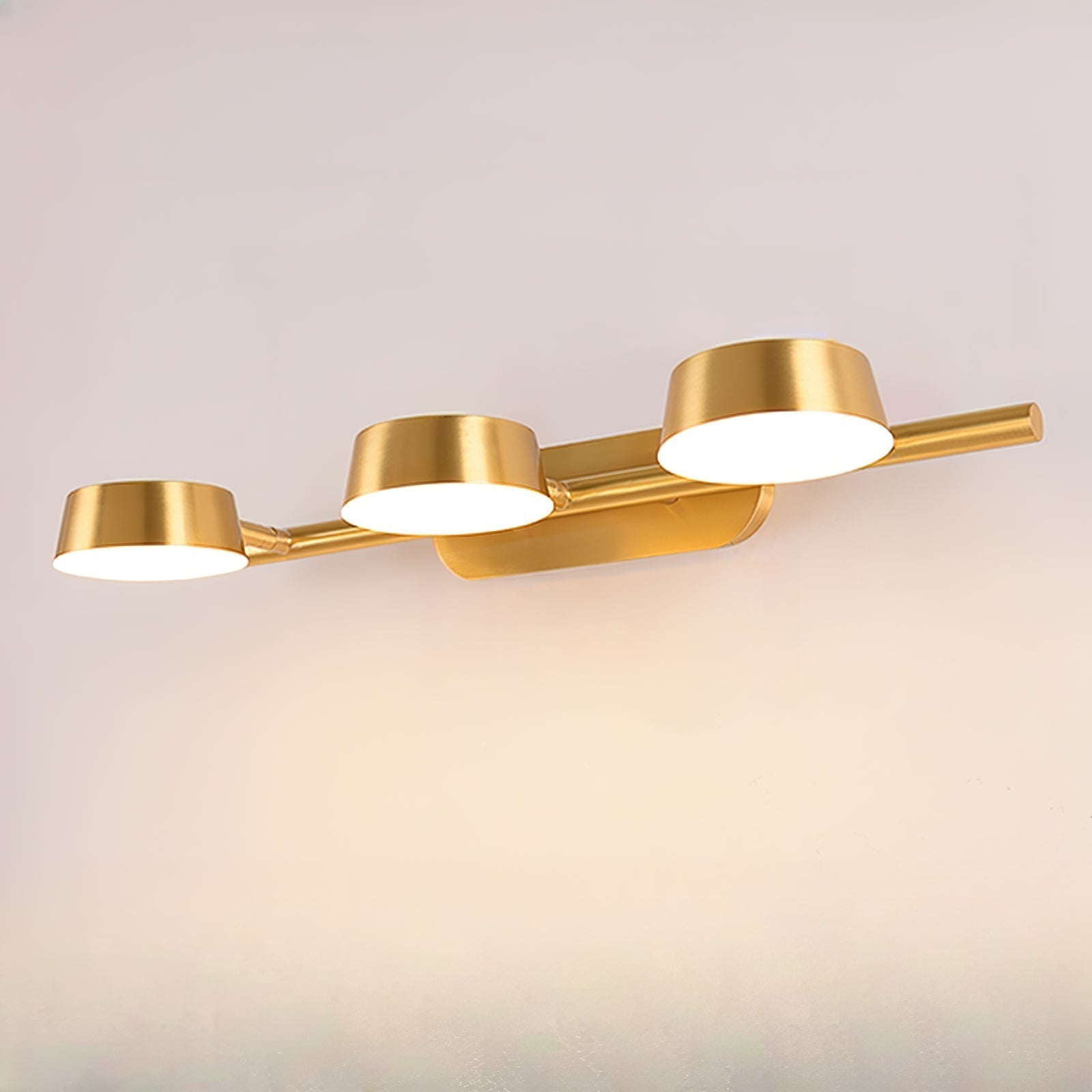 Xara Premium Elegance Vanity Brass Wall Light