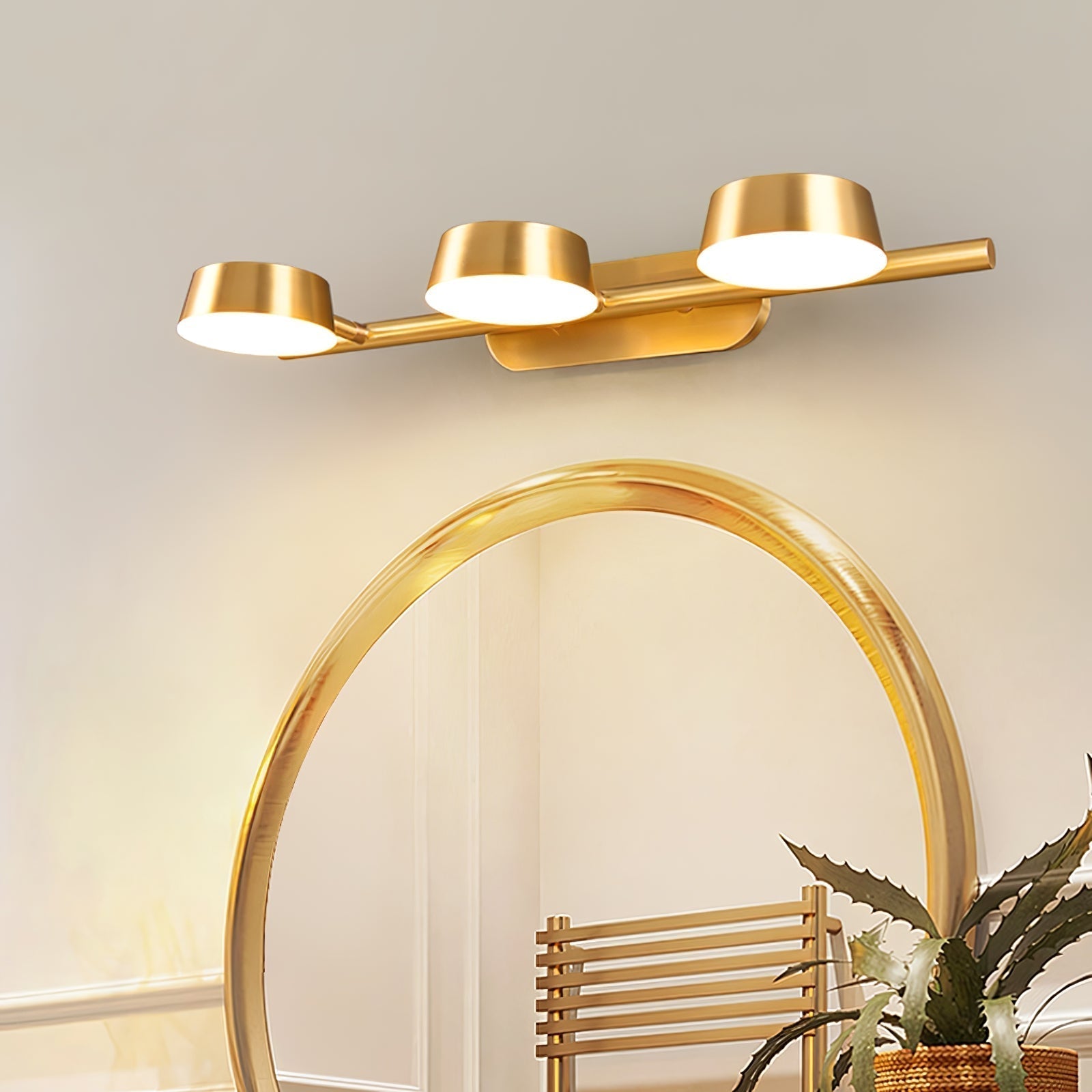 Xara Premium Elegance Vanity Brass Wall Light